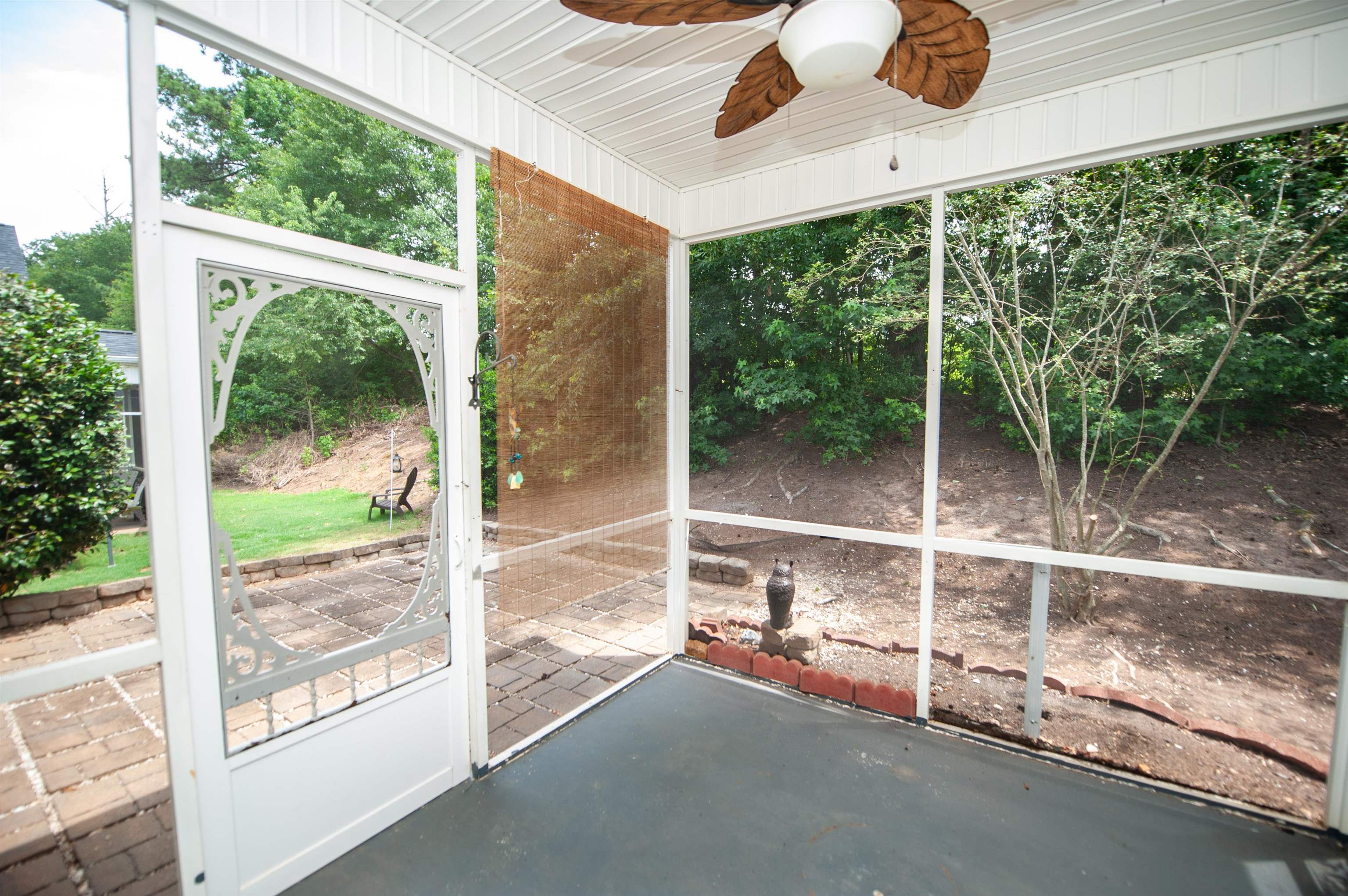 555 Clairidge Drive Property Photo 24