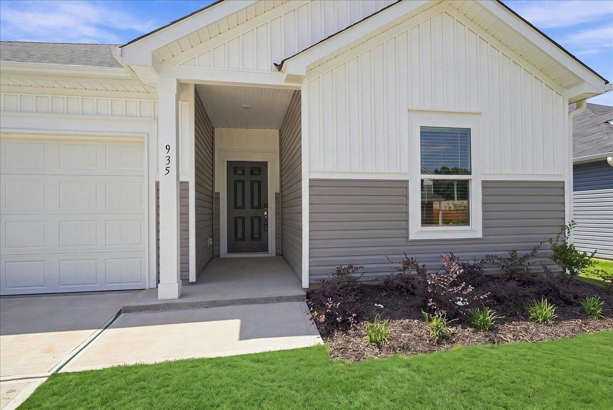935 Rising Oak Court Property Photo 4