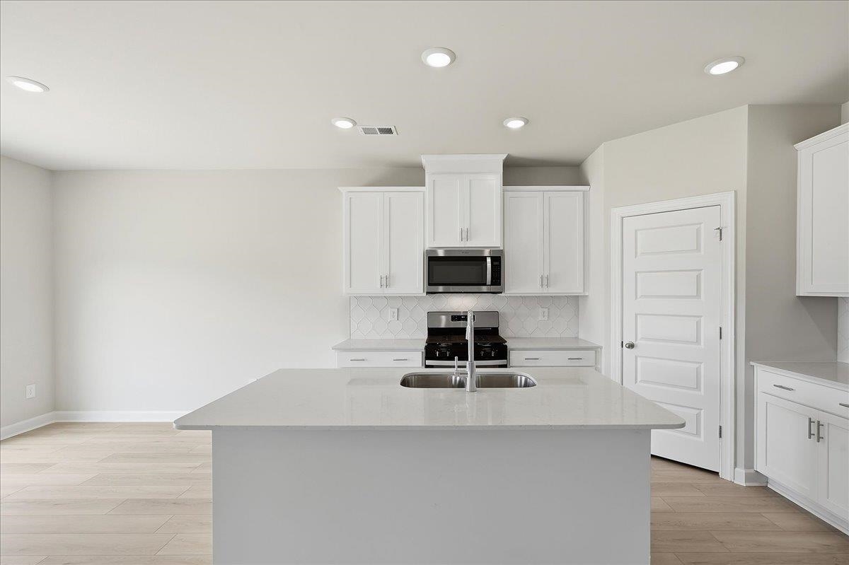 935 Rising Oak Court Property Photo 12