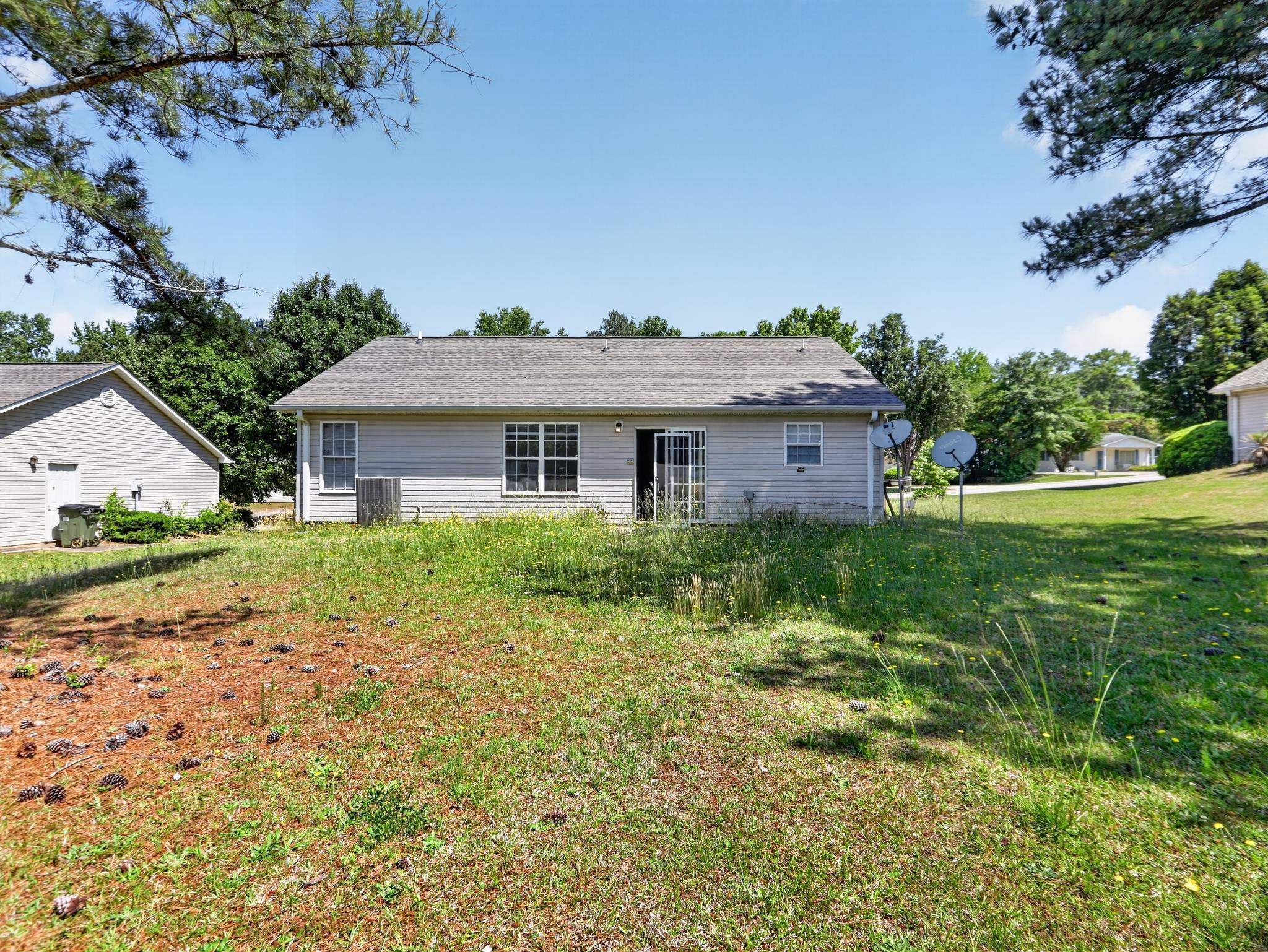 1833 Tamara Way Property Photo 3