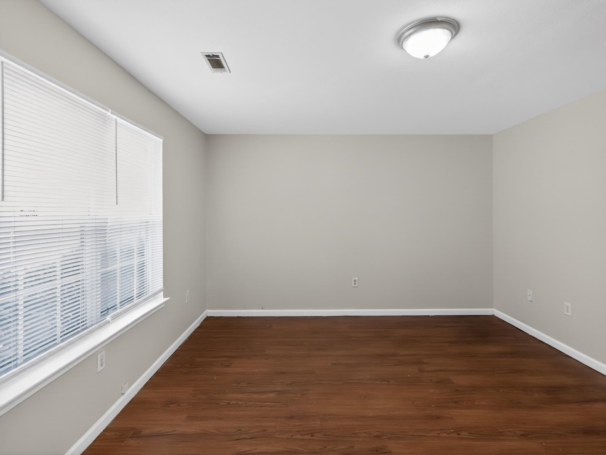 1833 Tamara Way Property Photo 9