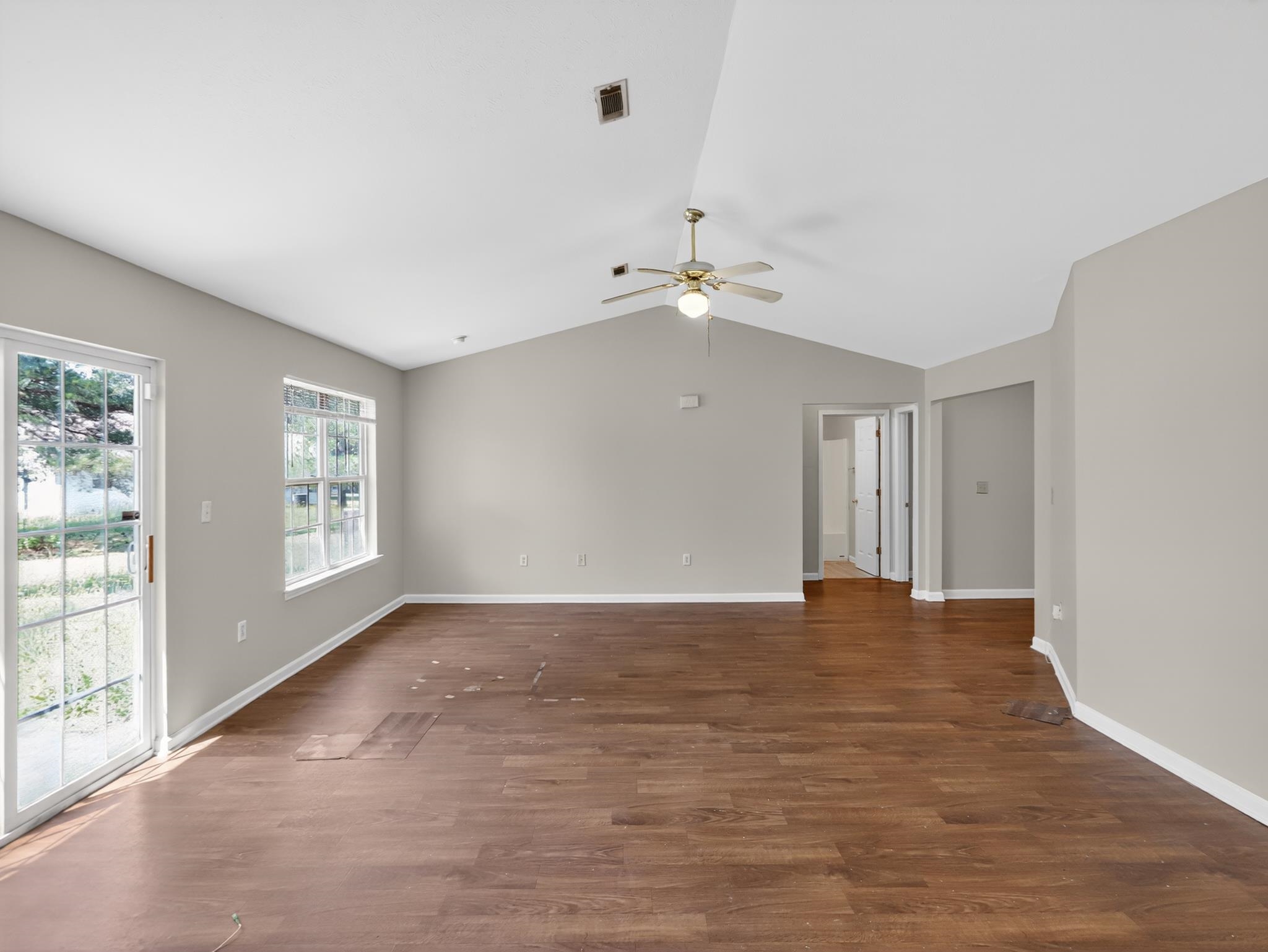 1833 Tamara Way Property Photo 11