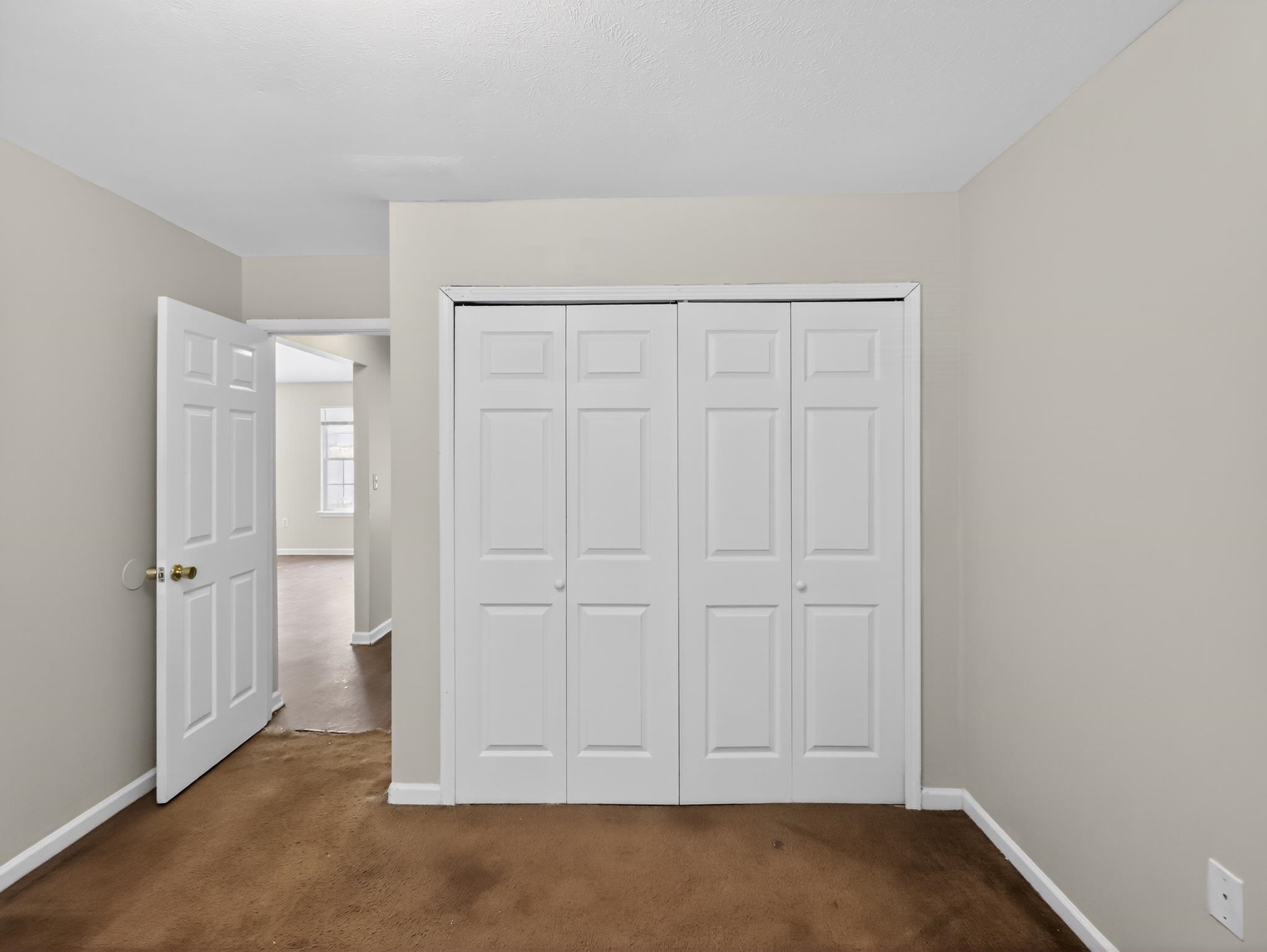 1833 Tamara Way Property Photo 15