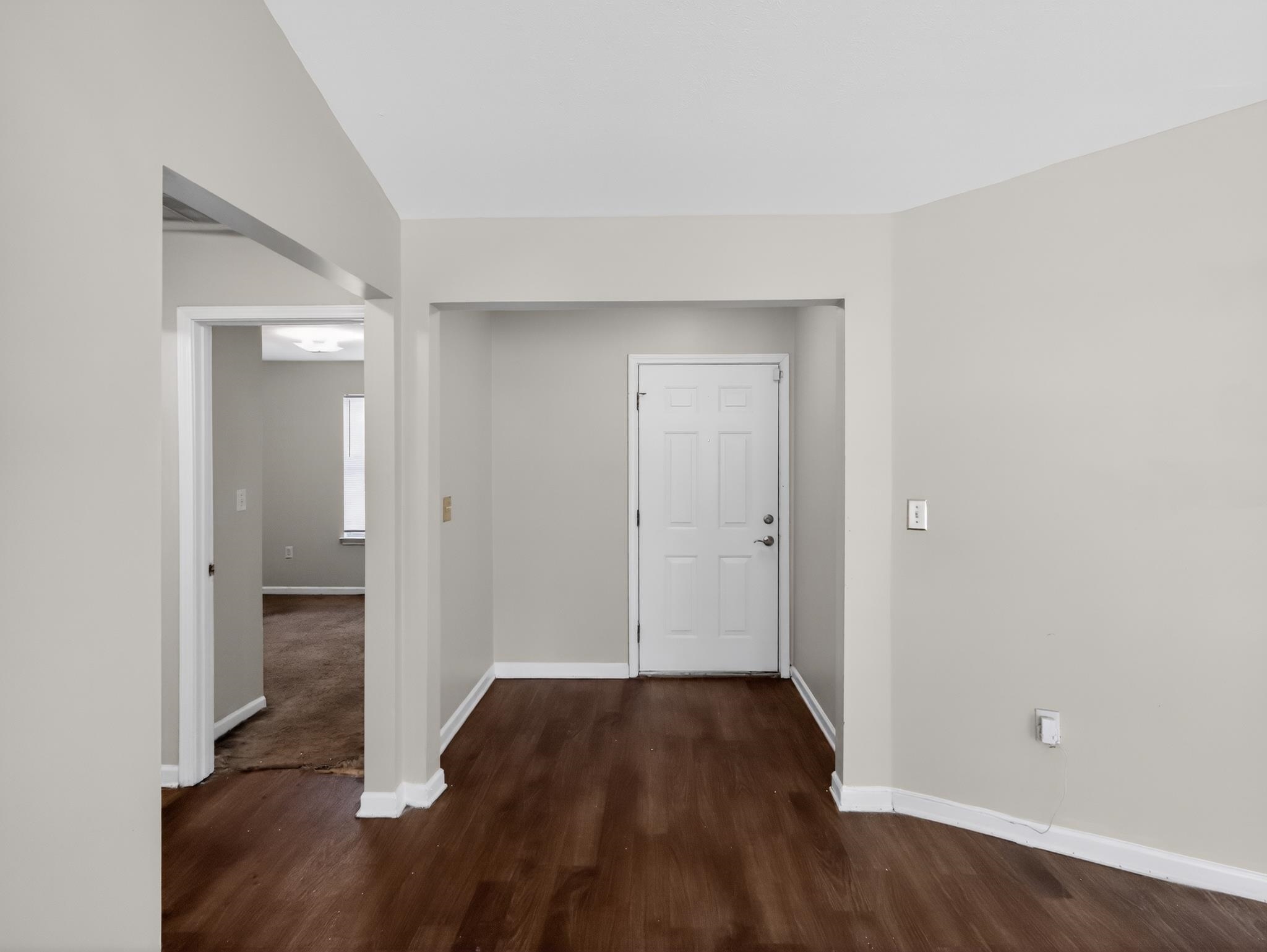 1833 Tamara Way Property Photo 32