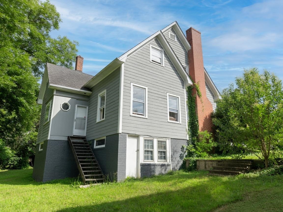 441 E Buford Street Property Photo 3