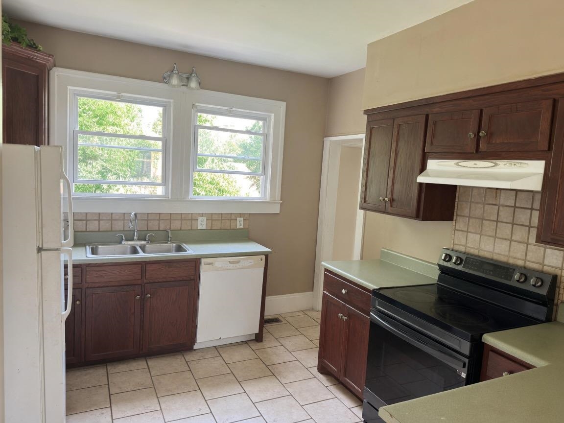 441 E Buford Street Property Photo 10