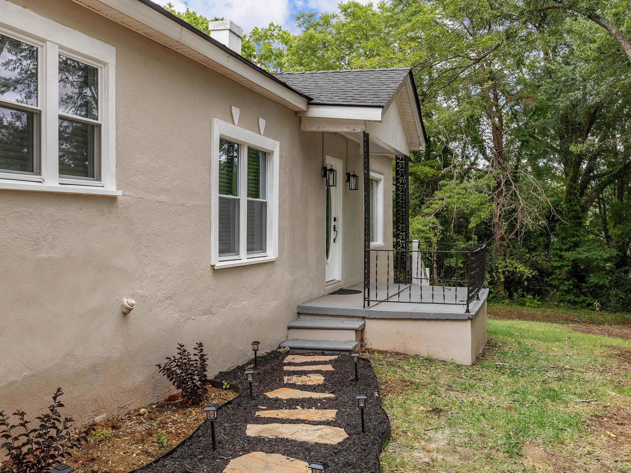 303 Highland Ave Property Photo 5