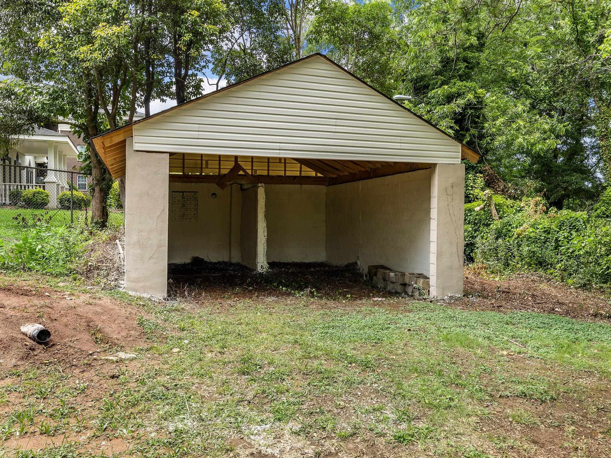 303 Highland Ave Property Photo 45