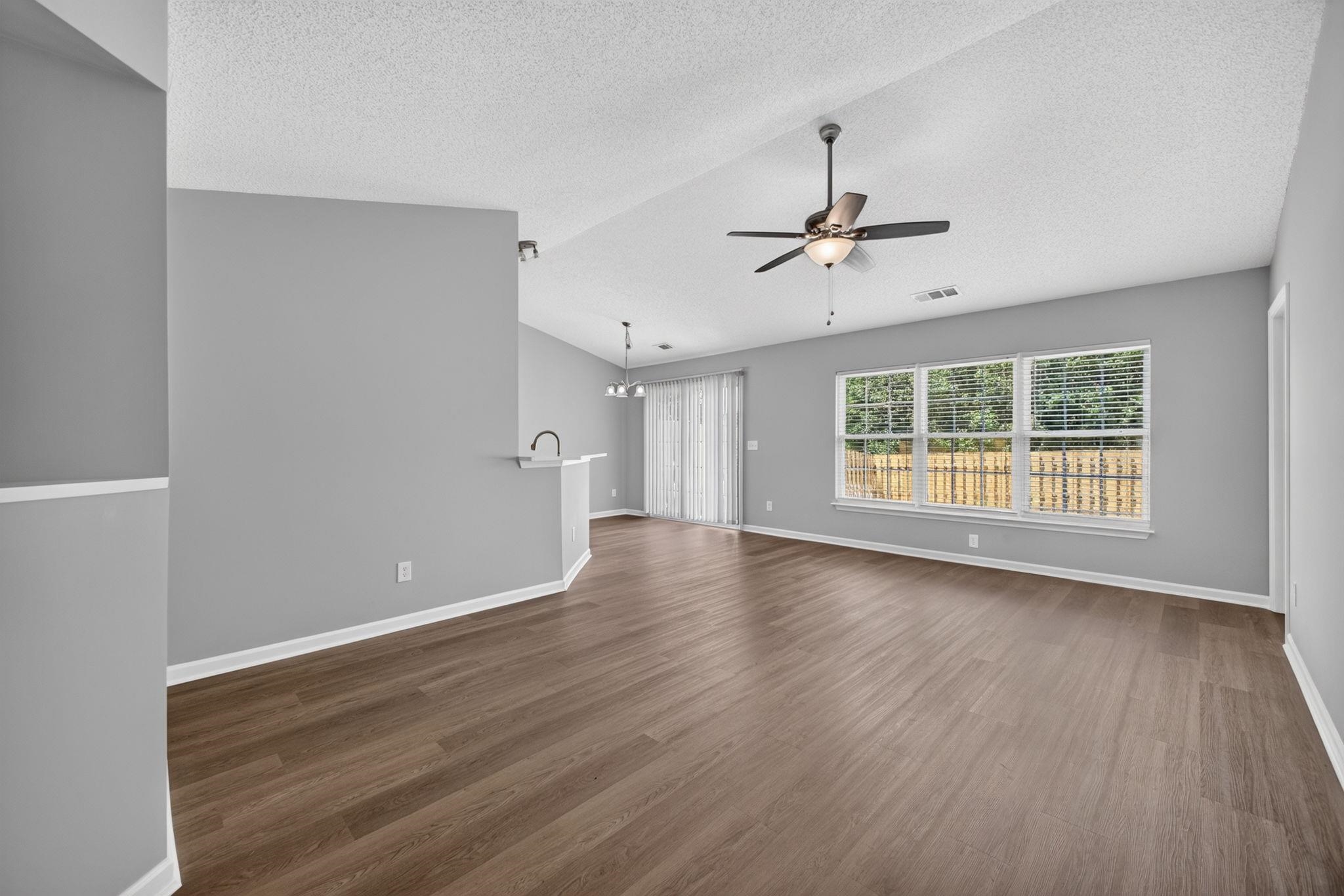 101 Constantine Way Property Photo 7