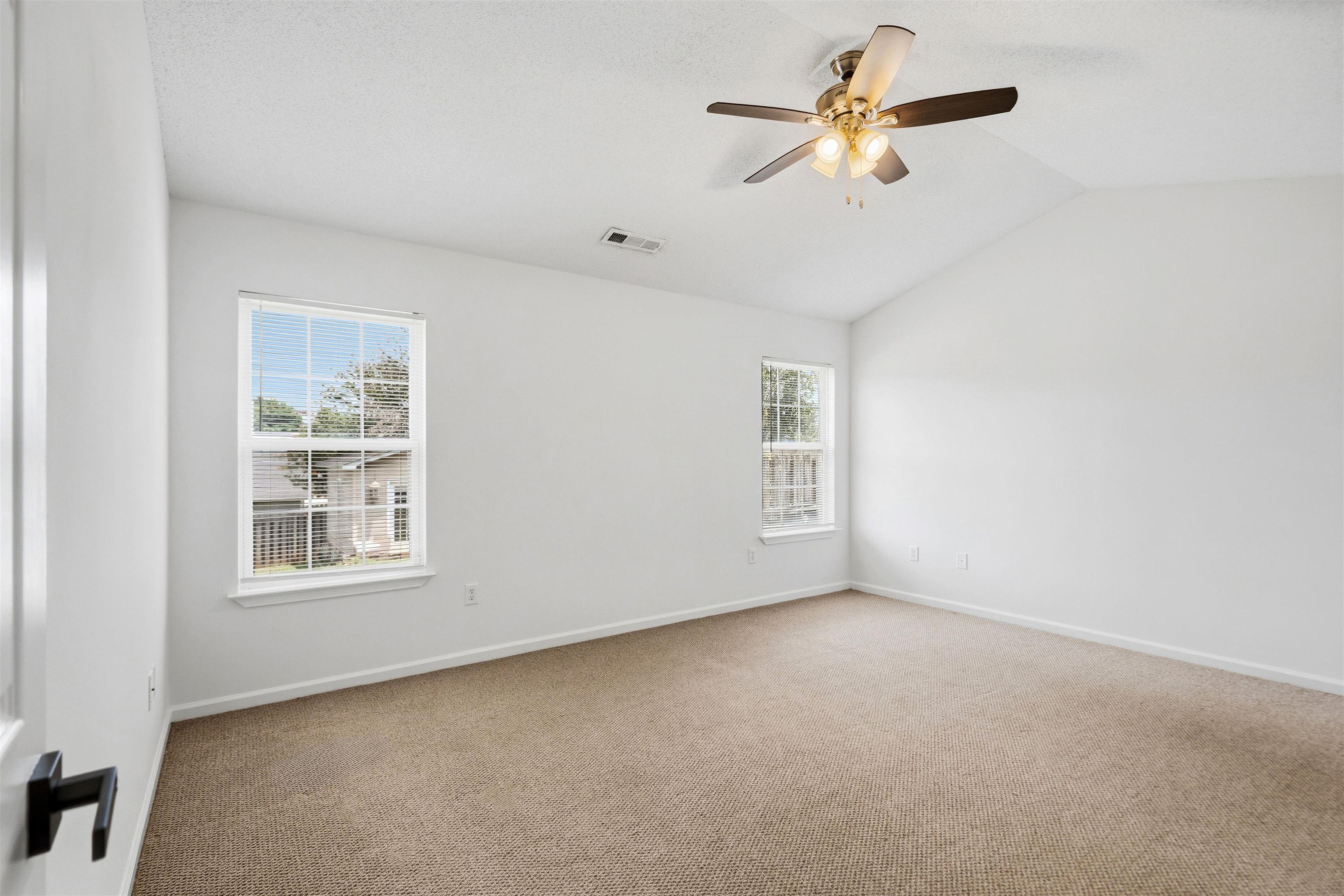 234 W Pheasant Hill Drive Property Photo 8