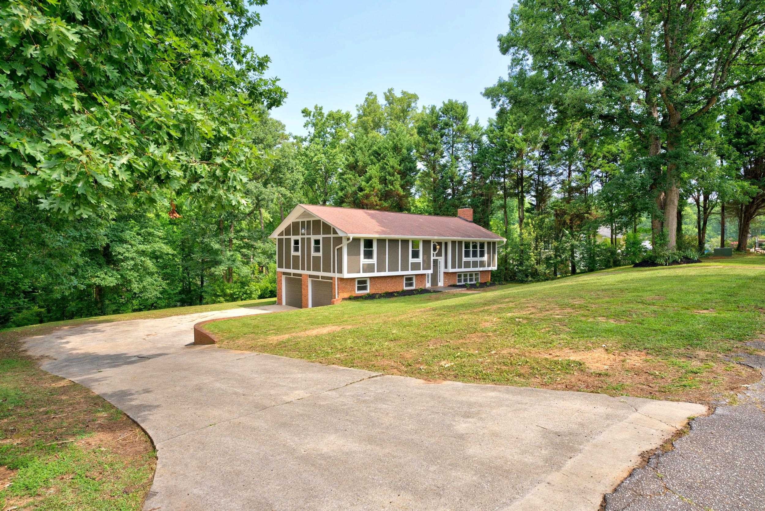 4727 Worden Drive Property Photo 5