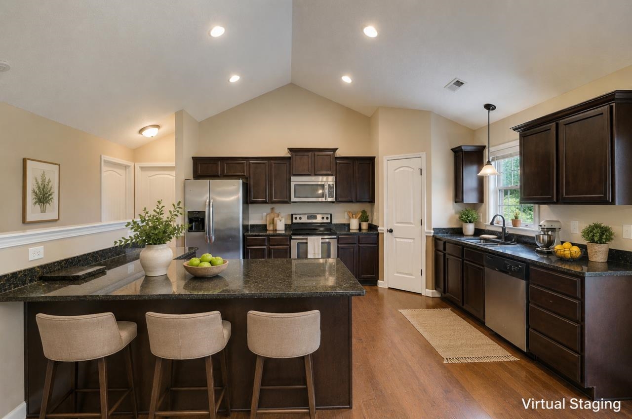 411 Shoreline Boulevard Property Photo 15