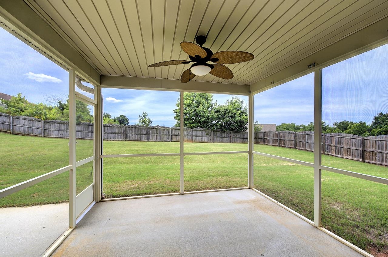 411 Shoreline Boulevard Property Photo 32