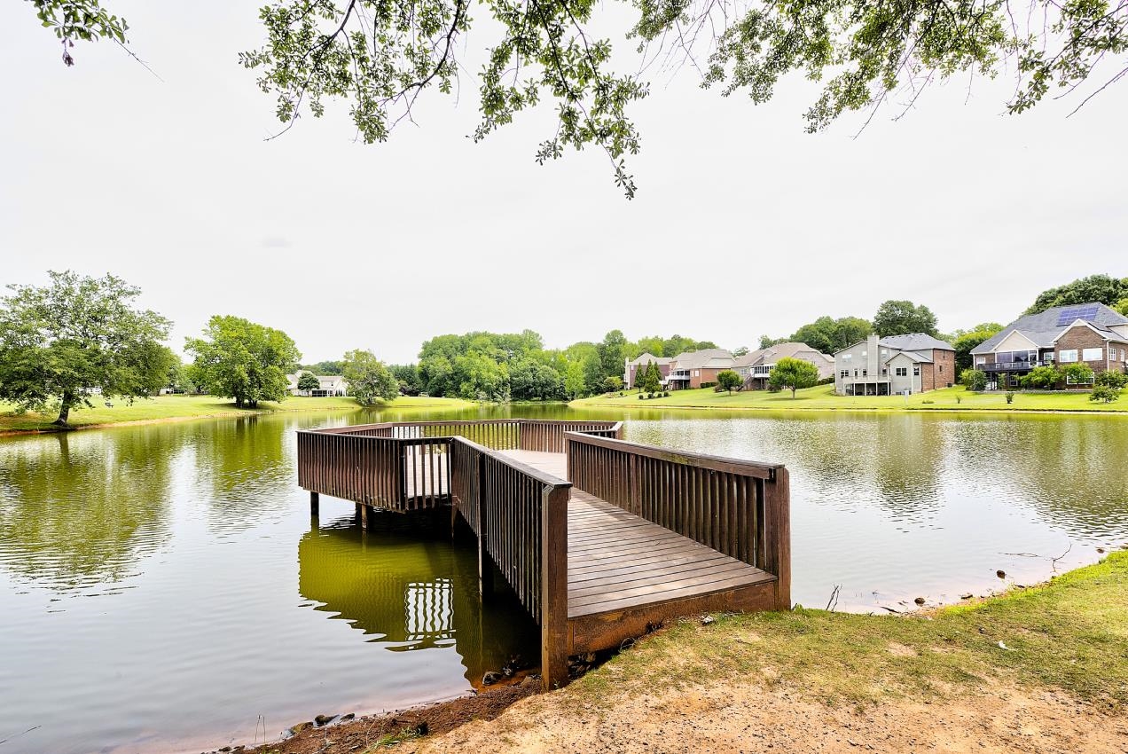411 Shoreline Boulevard Property Photo 40