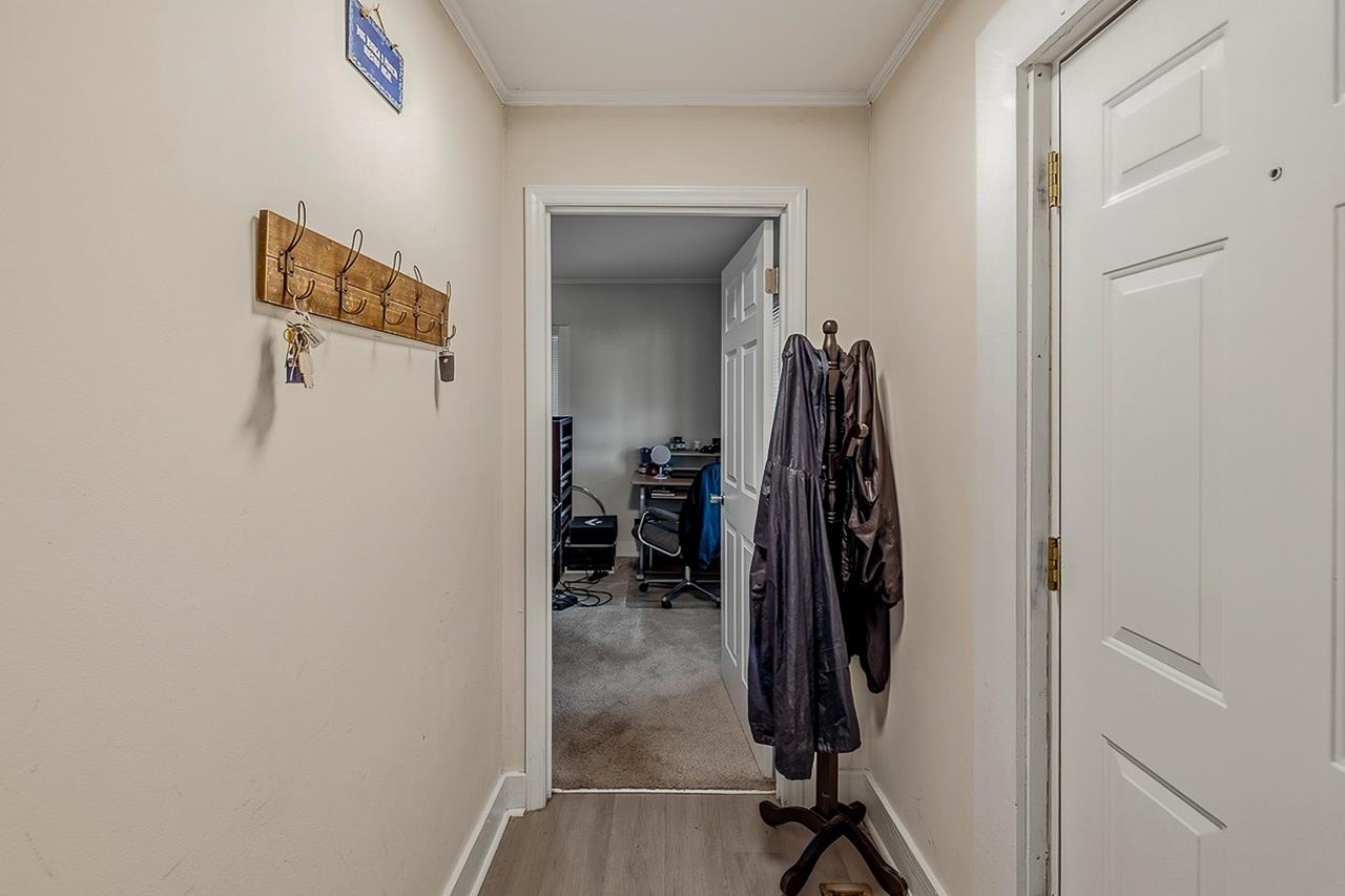 210 E Hampton Street Property Photo 4