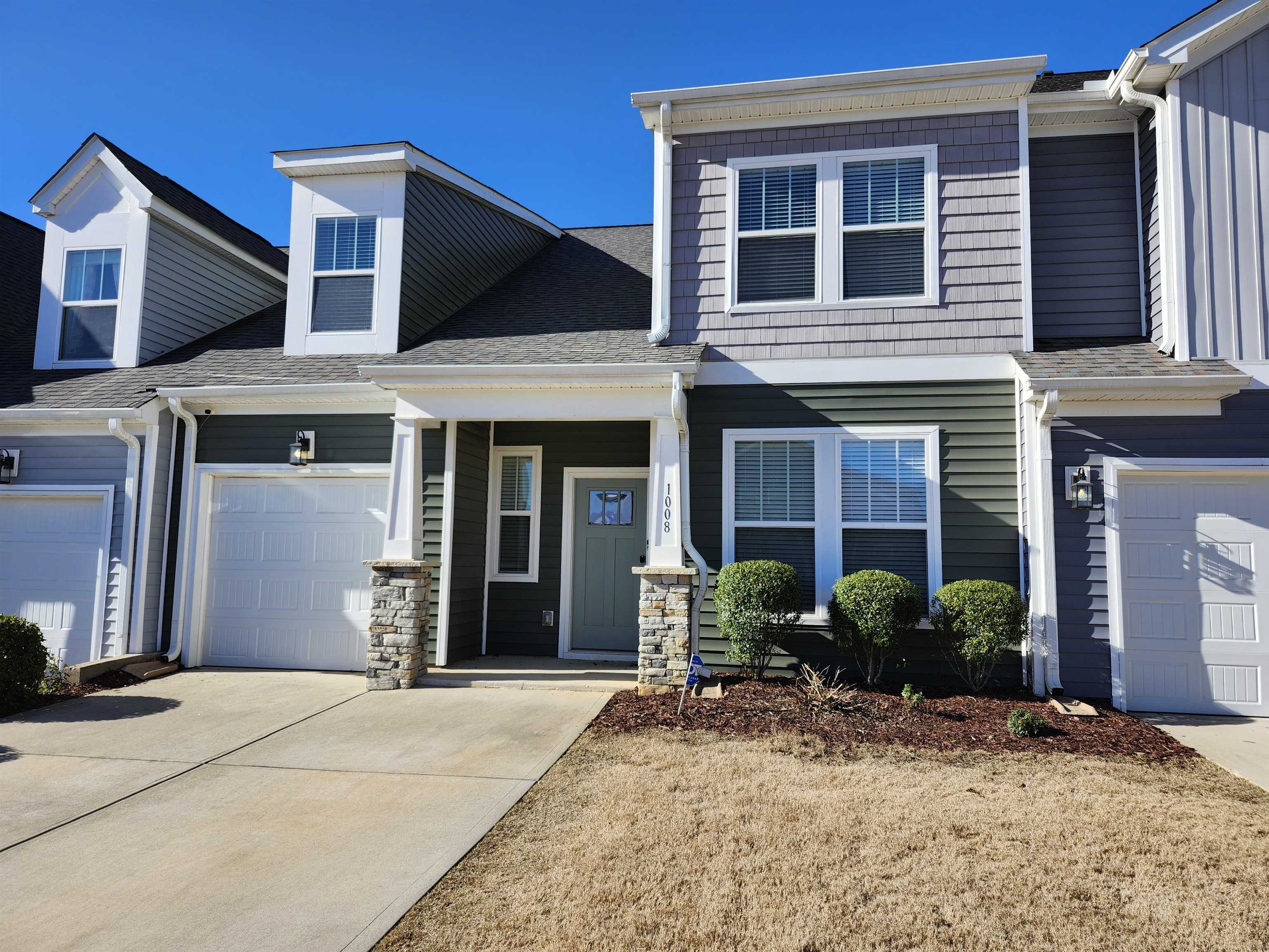 1008 Glohaven Way Property Photo 3
