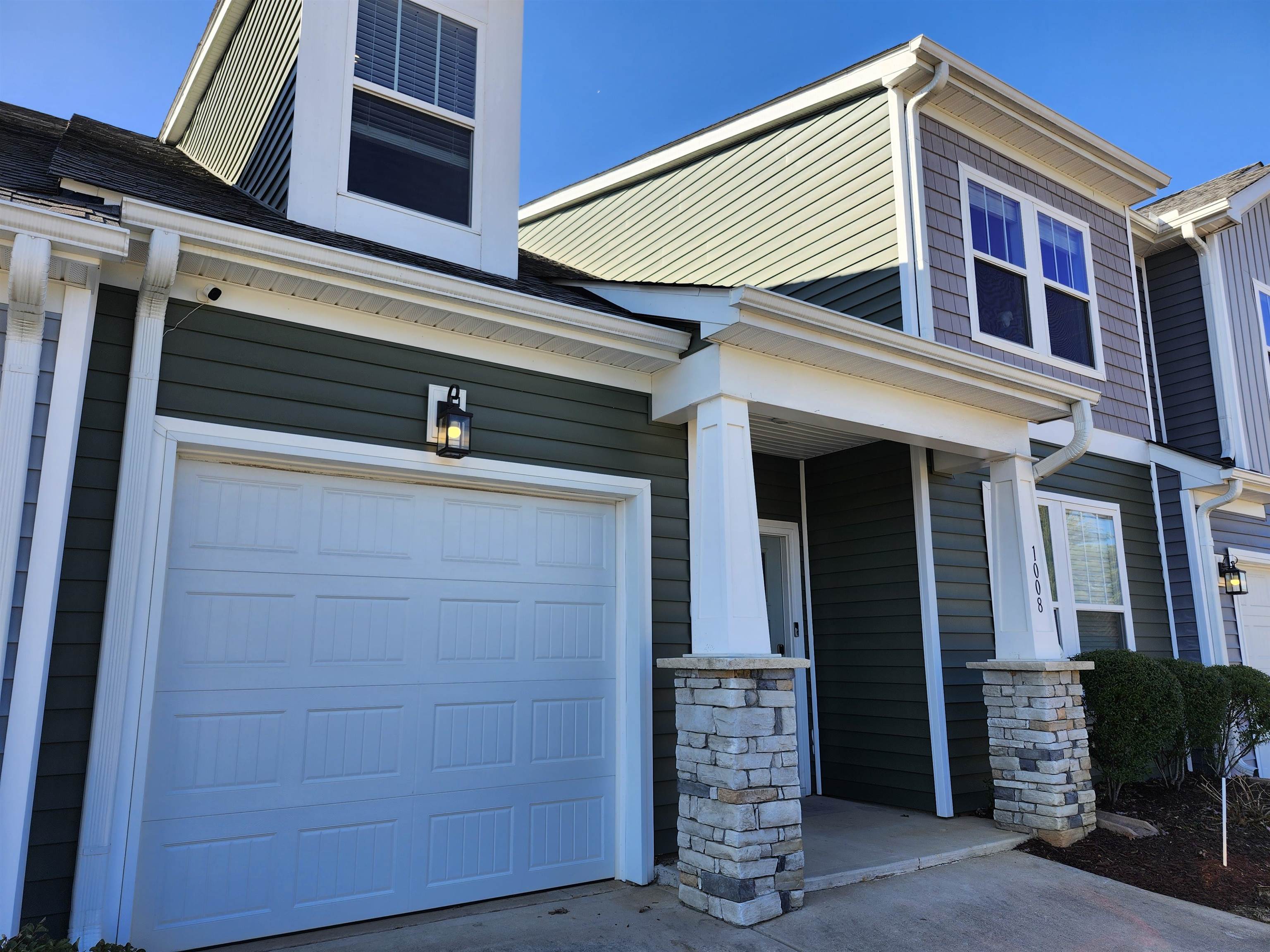 1008 Glohaven Way Property Photo 4