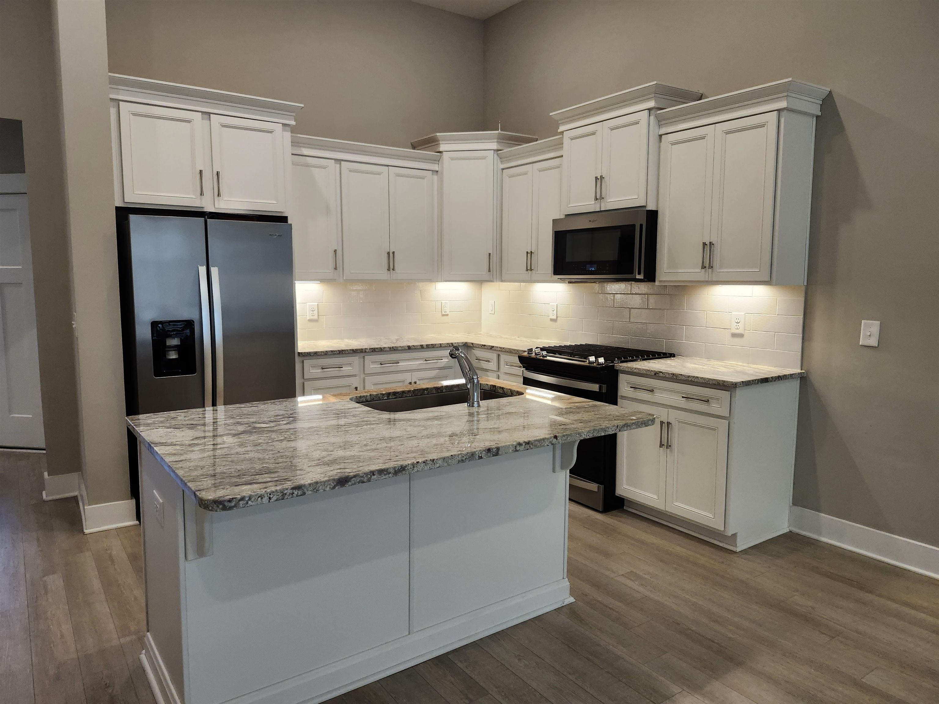 1008 Glohaven Way Property Photo 11
