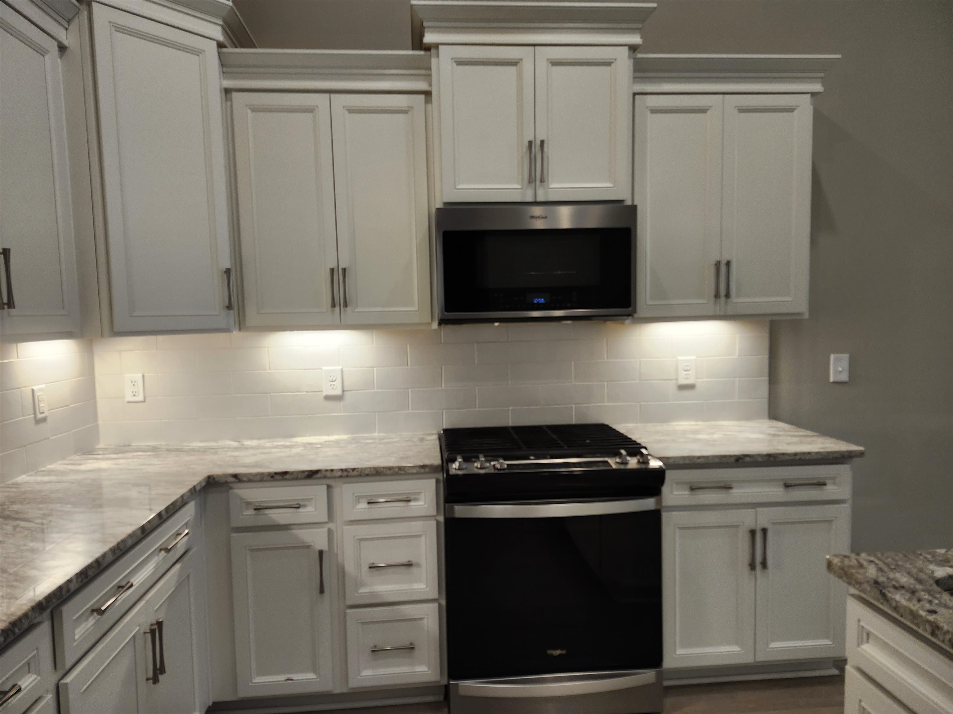 1008 Glohaven Way Property Photo 14