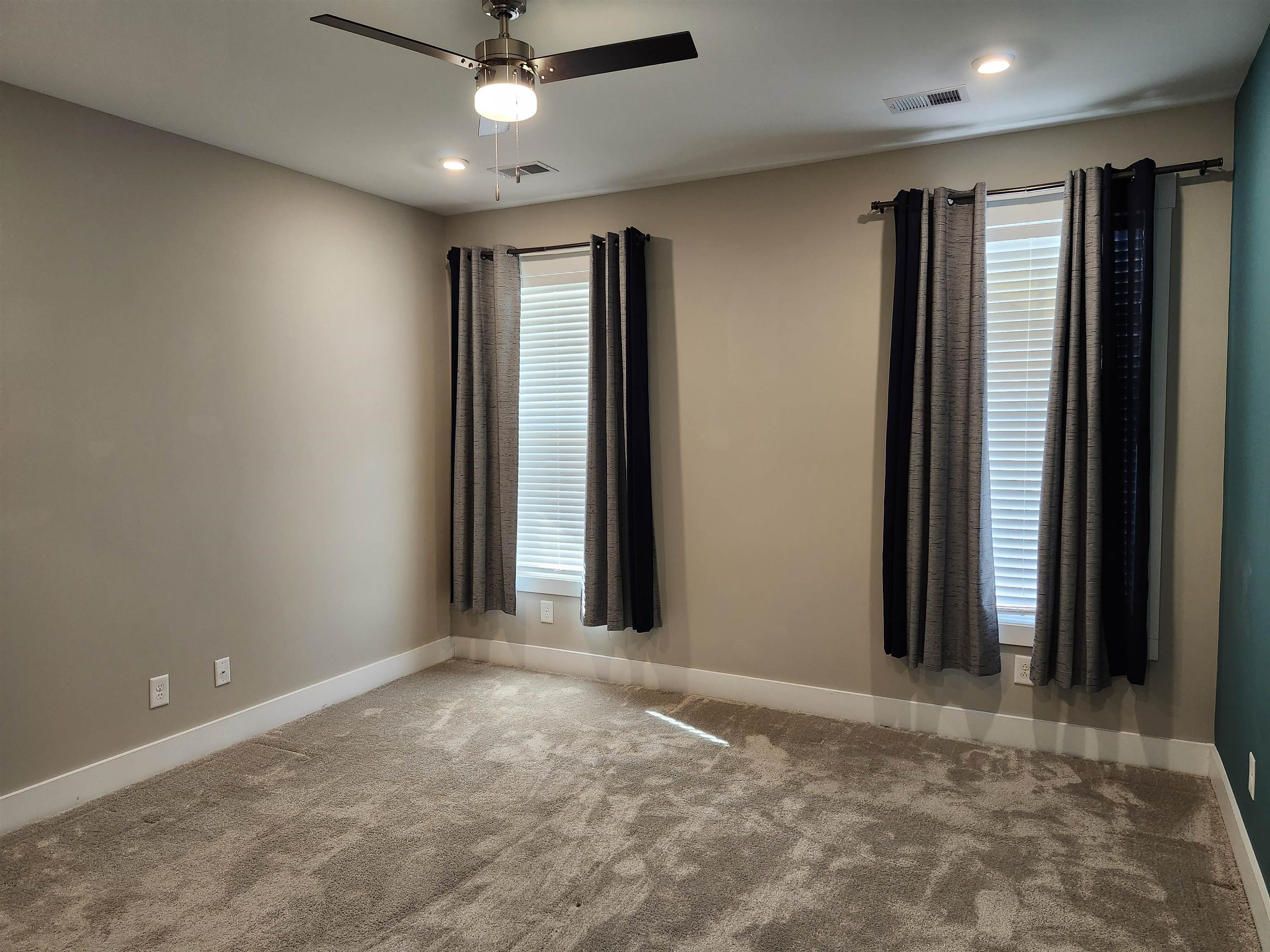 1008 Glohaven Way Property Photo 20