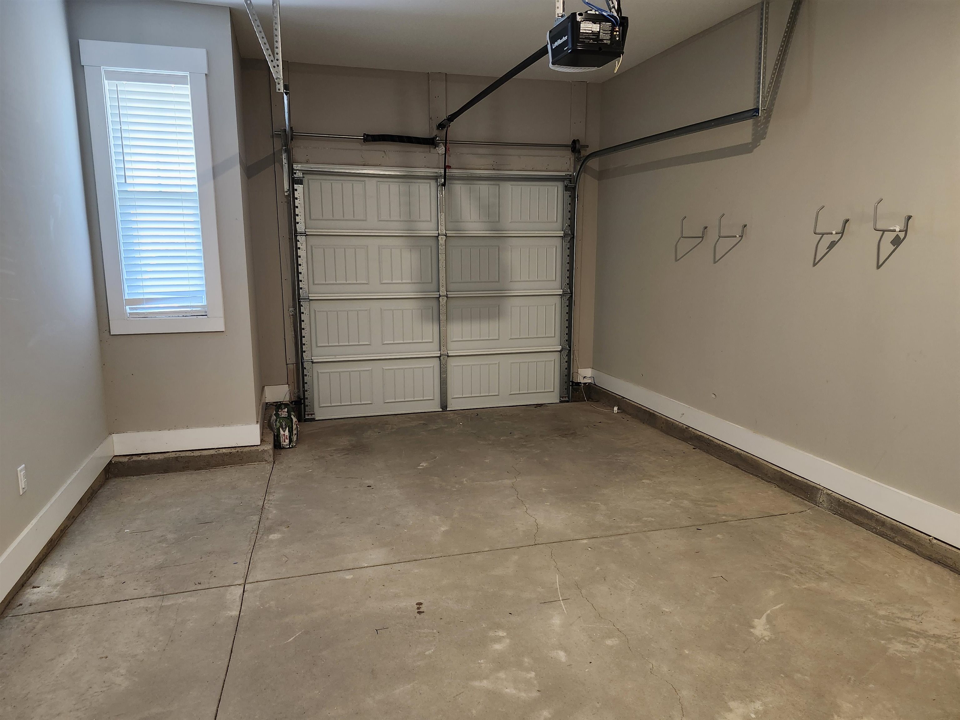 1008 Glohaven Way Property Photo 23