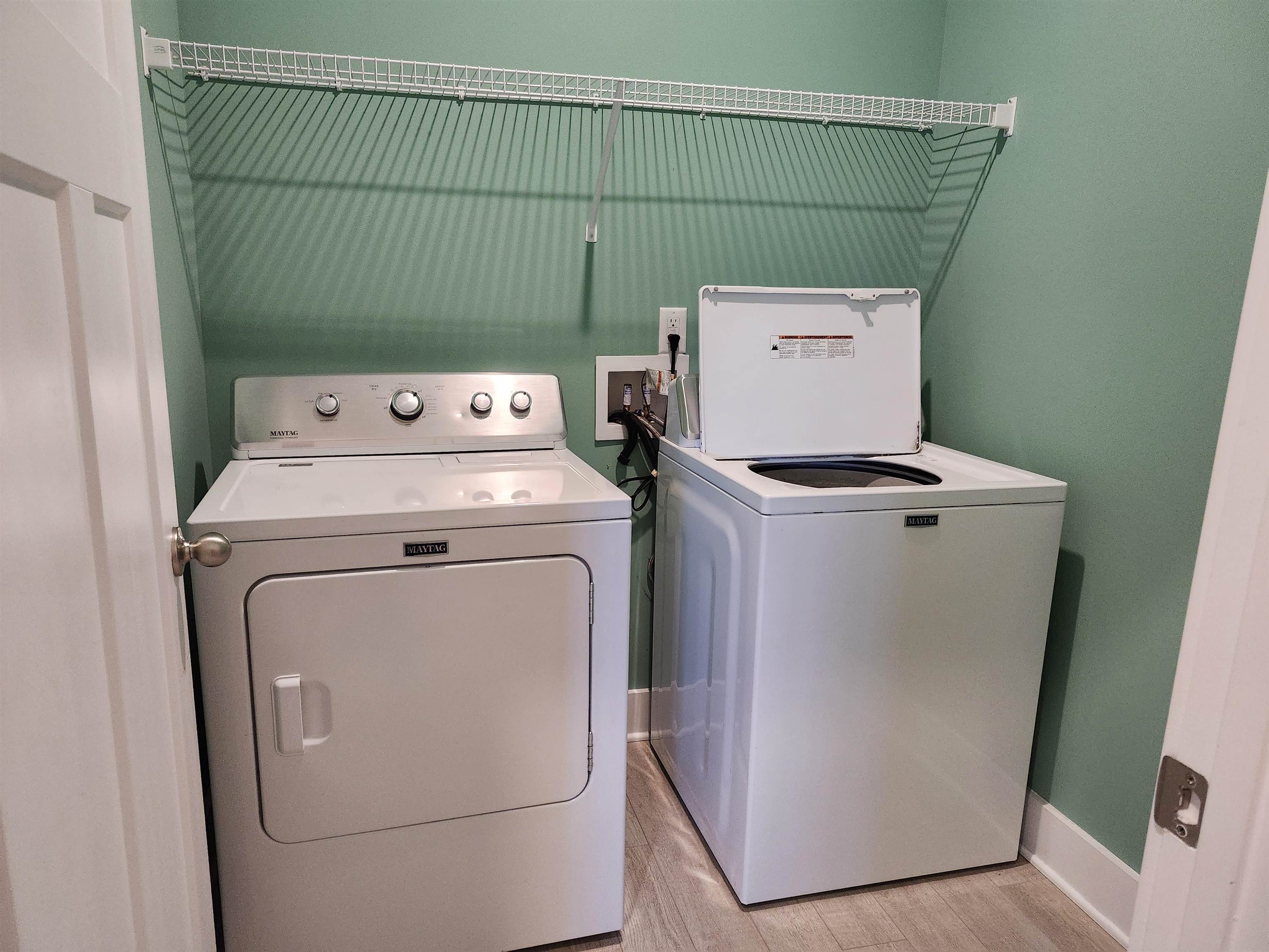 1008 Glohaven Way Property Photo 24