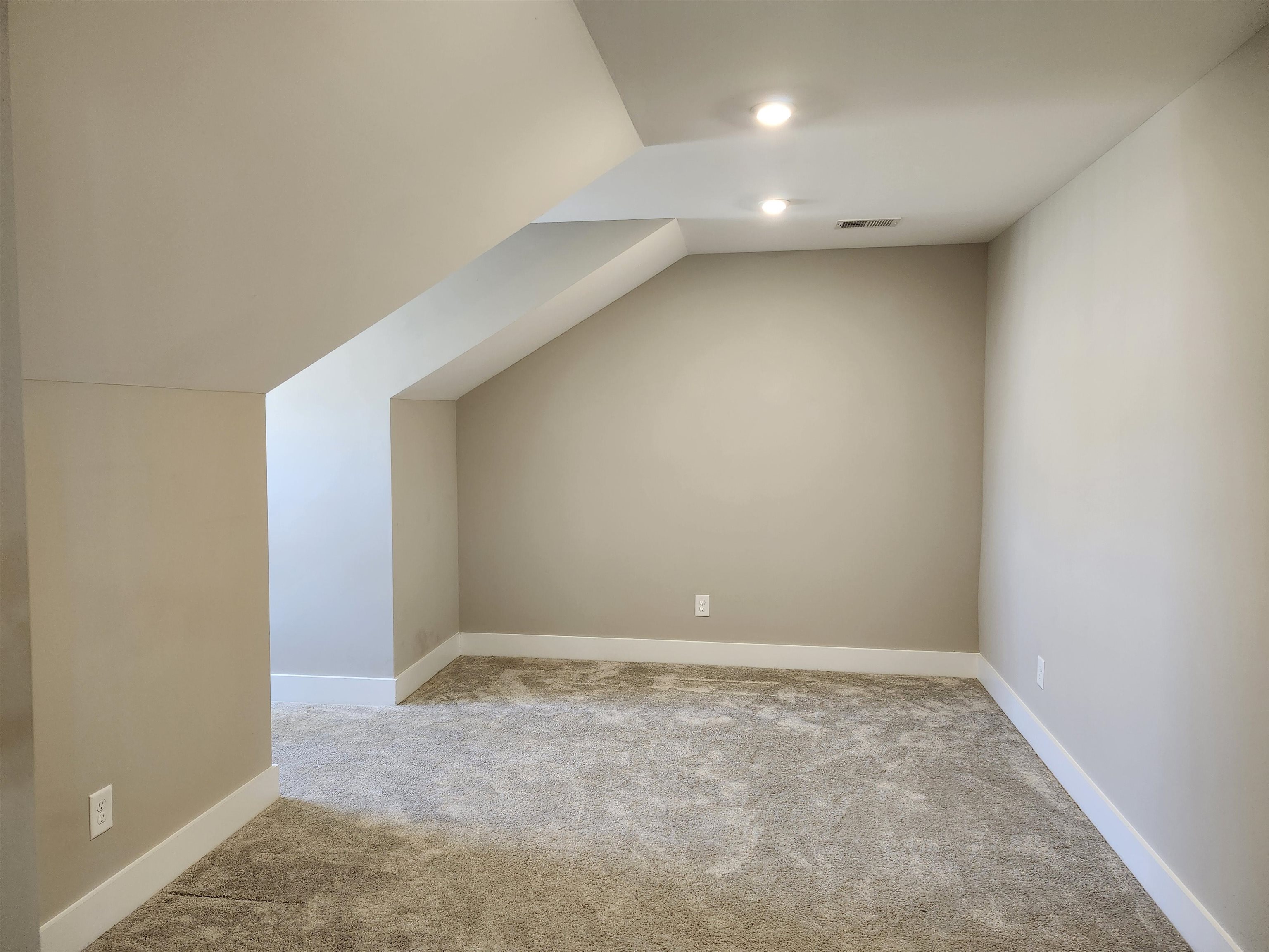 1008 Glohaven Way Property Photo 30