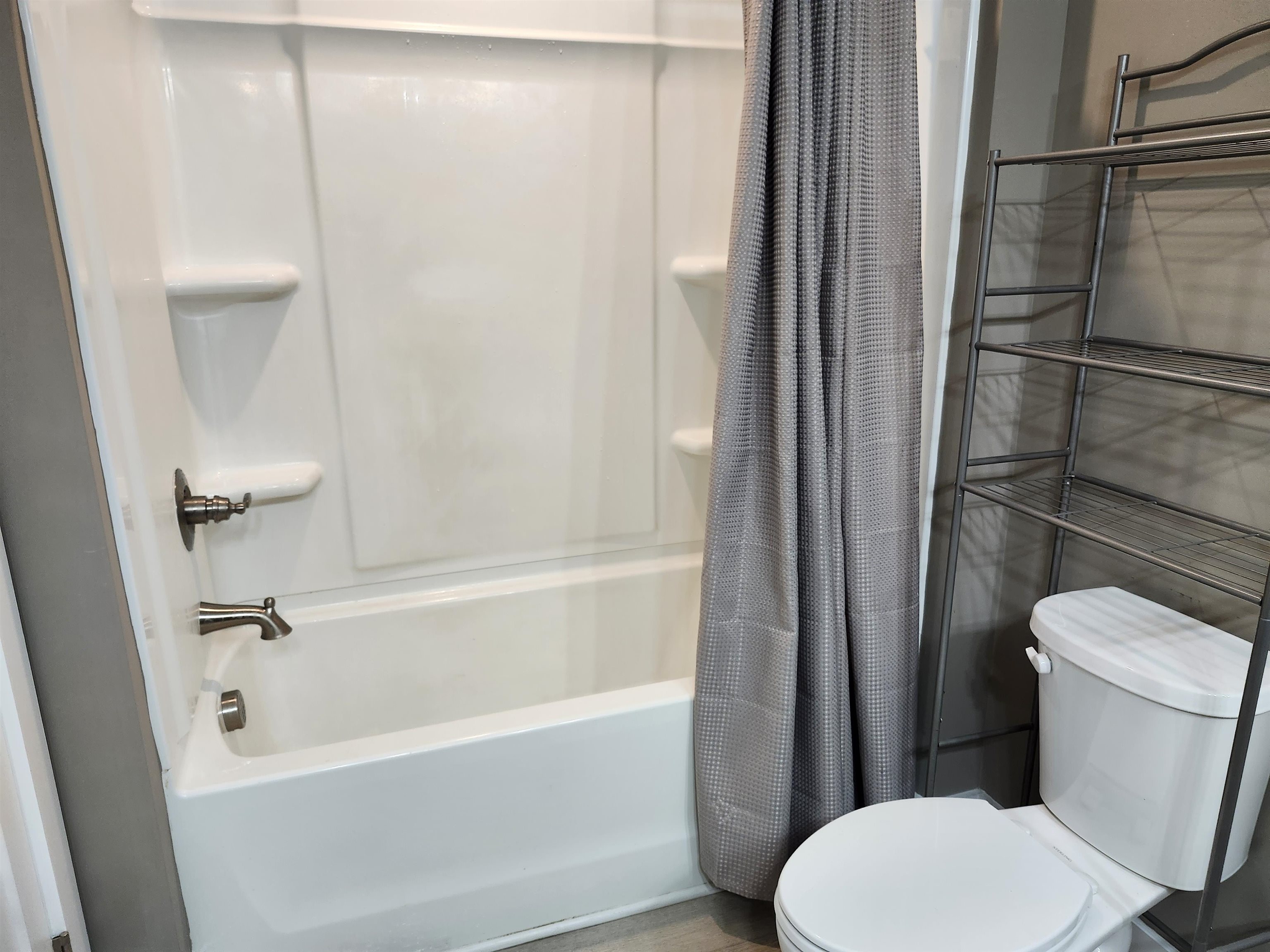 1008 Glohaven Way Property Photo 32