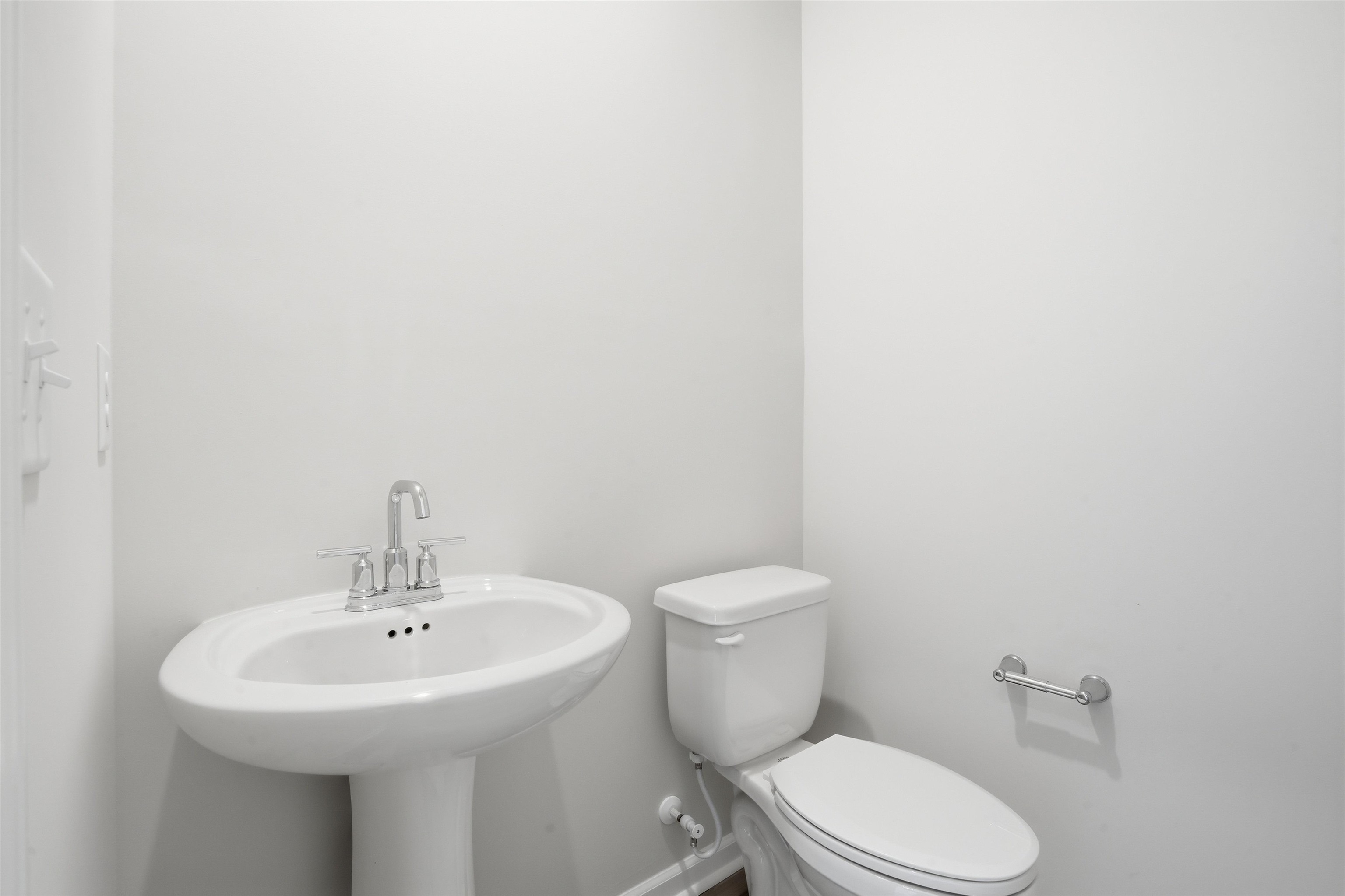 905 Kitson Court Property Photo 8