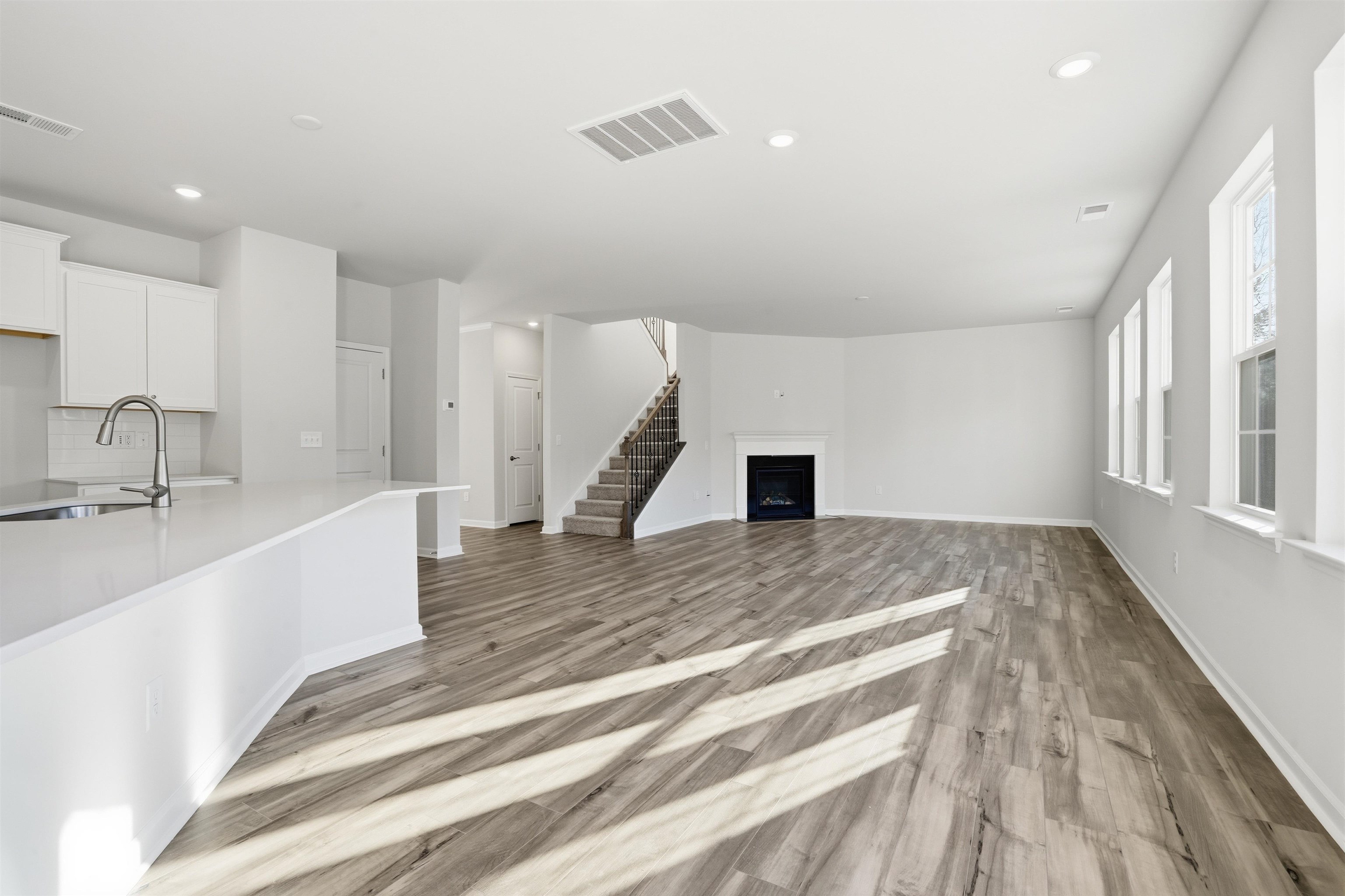 905 Kitson Court Property Photo 14
