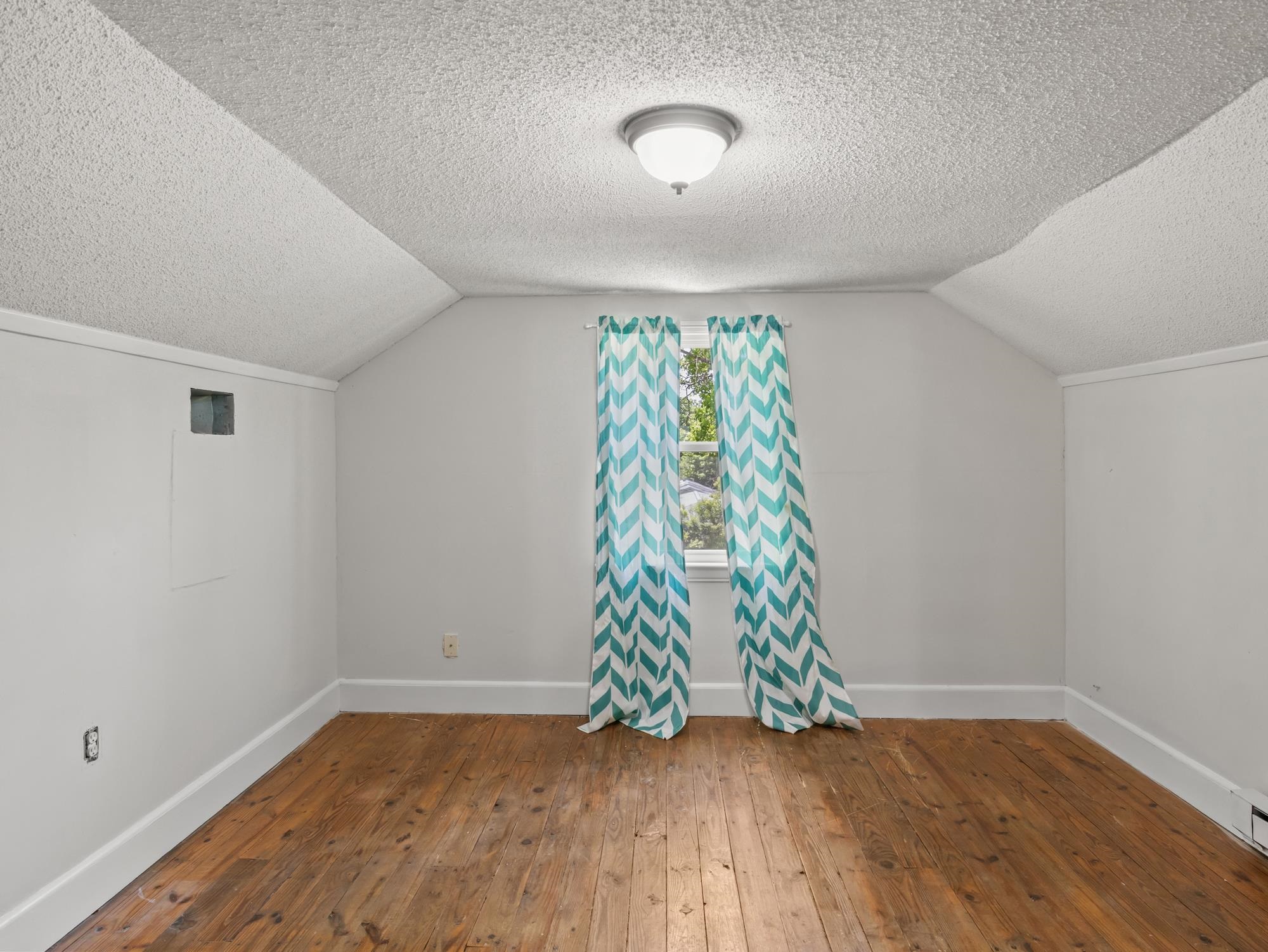 201 Spruce Street Property Photo 28