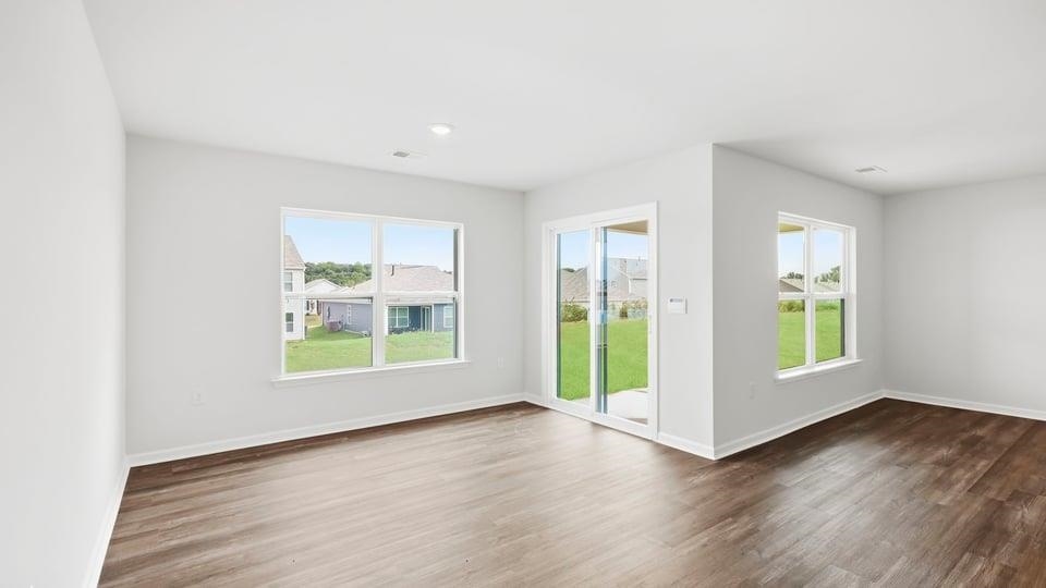 945 Kerwood Street Property Photo 14
