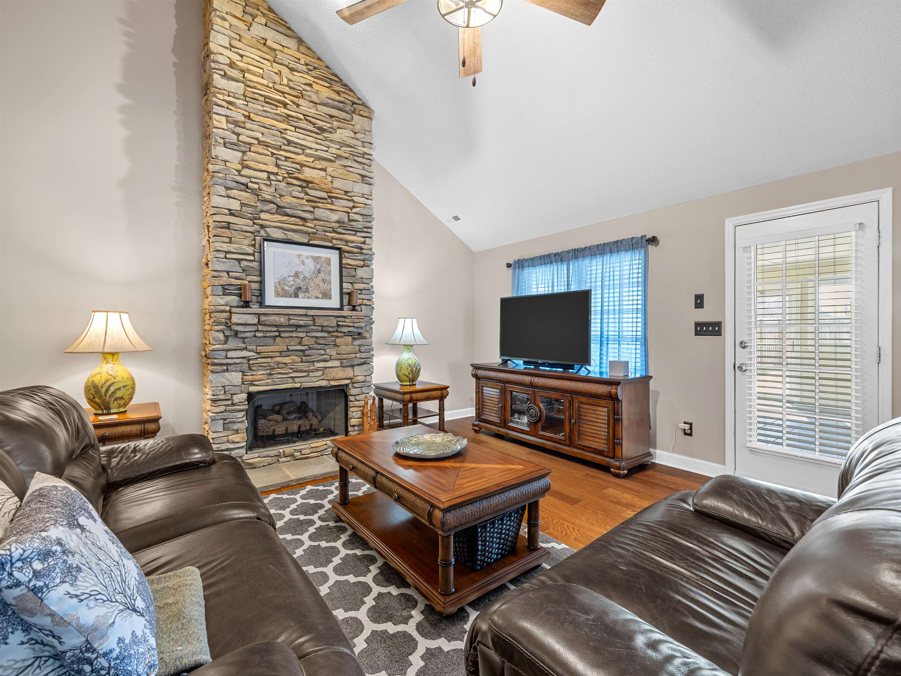 432 Rambling Rose Way Property Photo 2