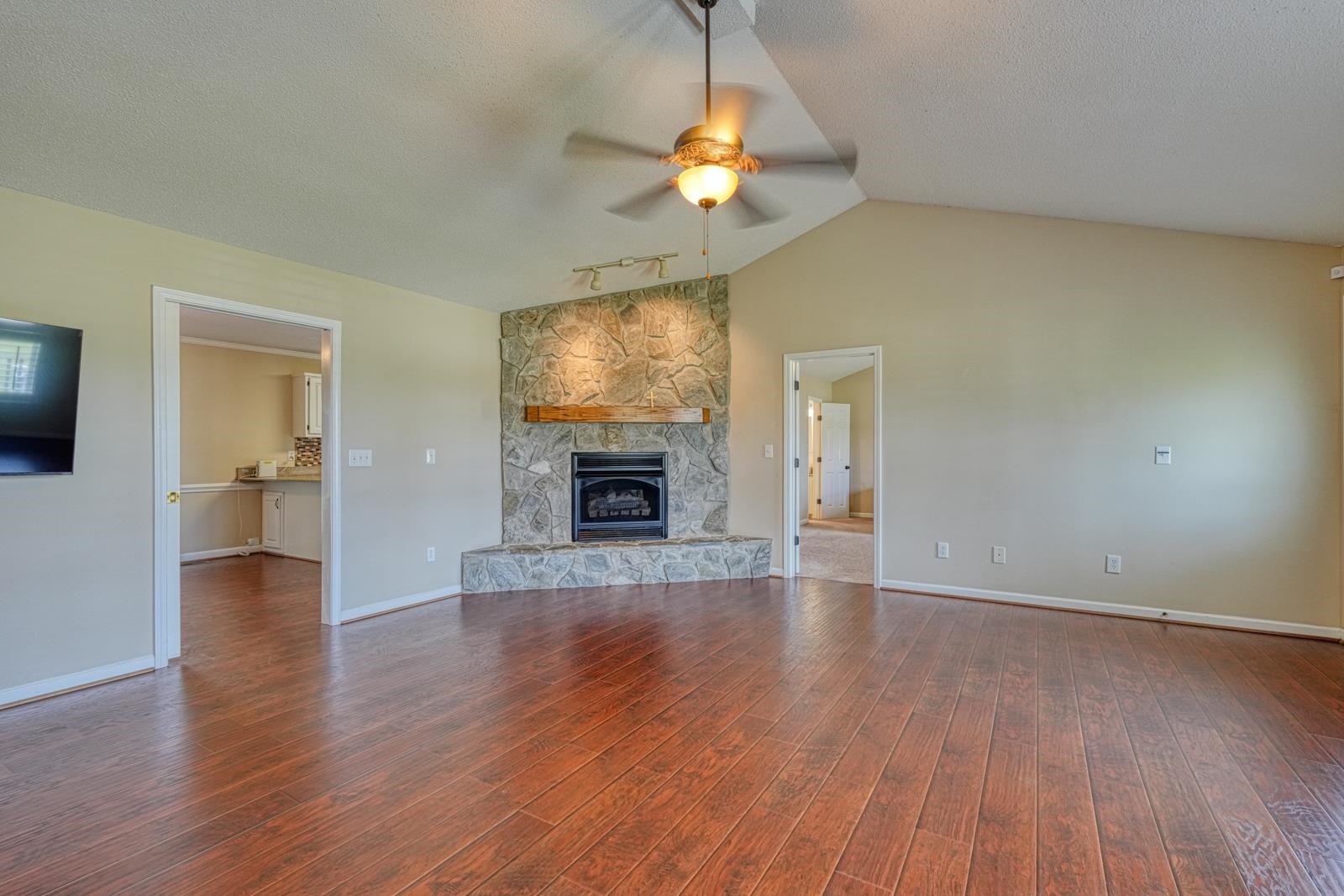 140 Bermuda Lane Property Photo 3