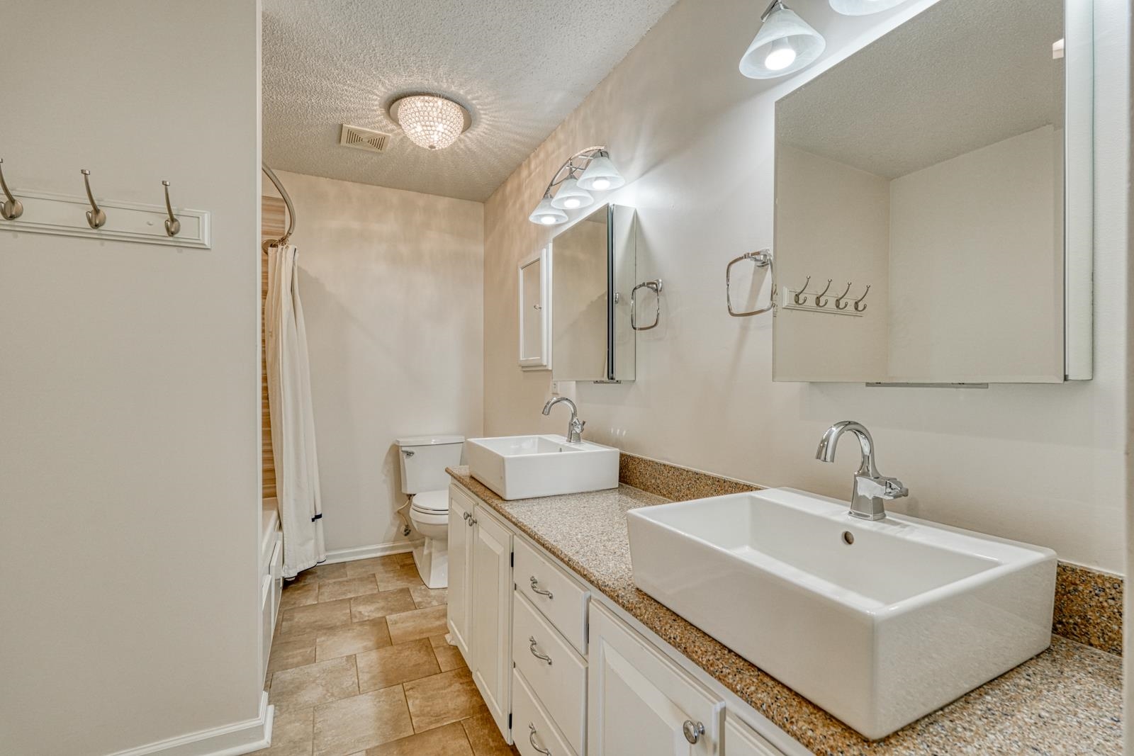 140 Bermuda Lane Property Photo 6