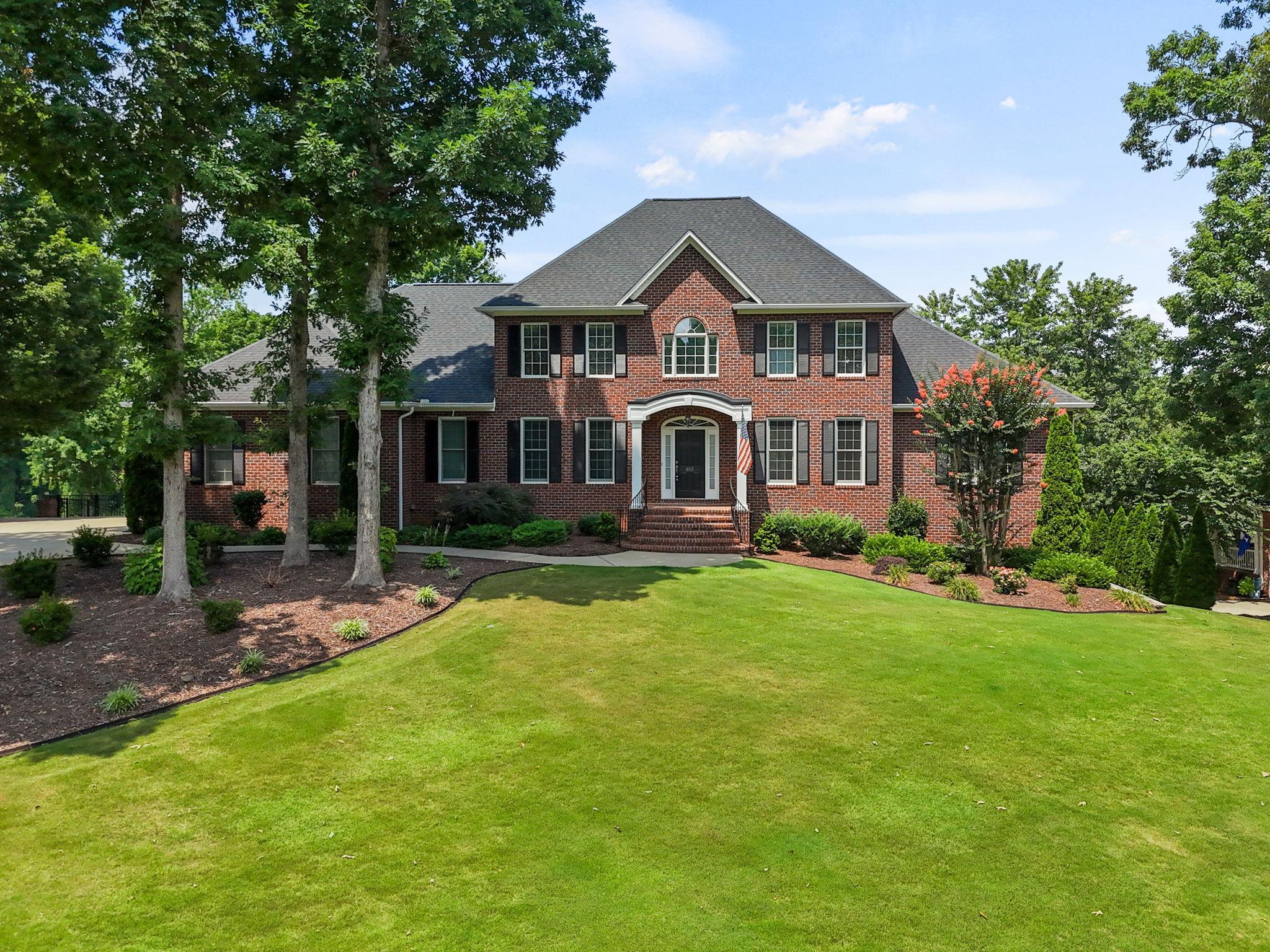 865 E Heathland Drive Property Photo 1