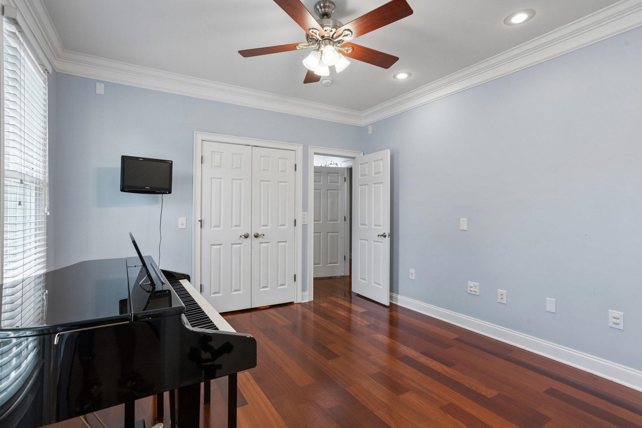865 E Heathland Drive Property Photo 10