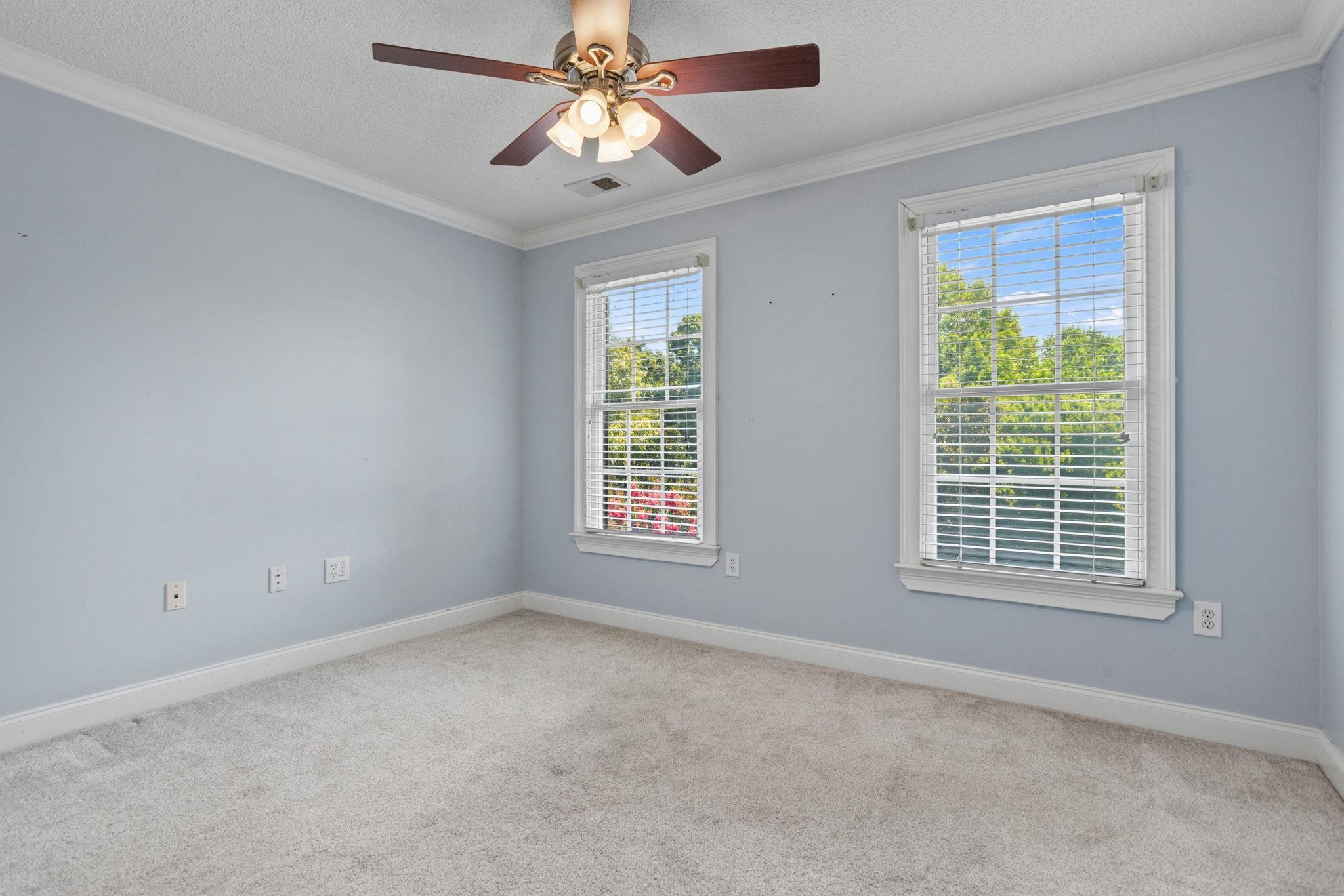 865 E Heathland Drive Property Photo 20