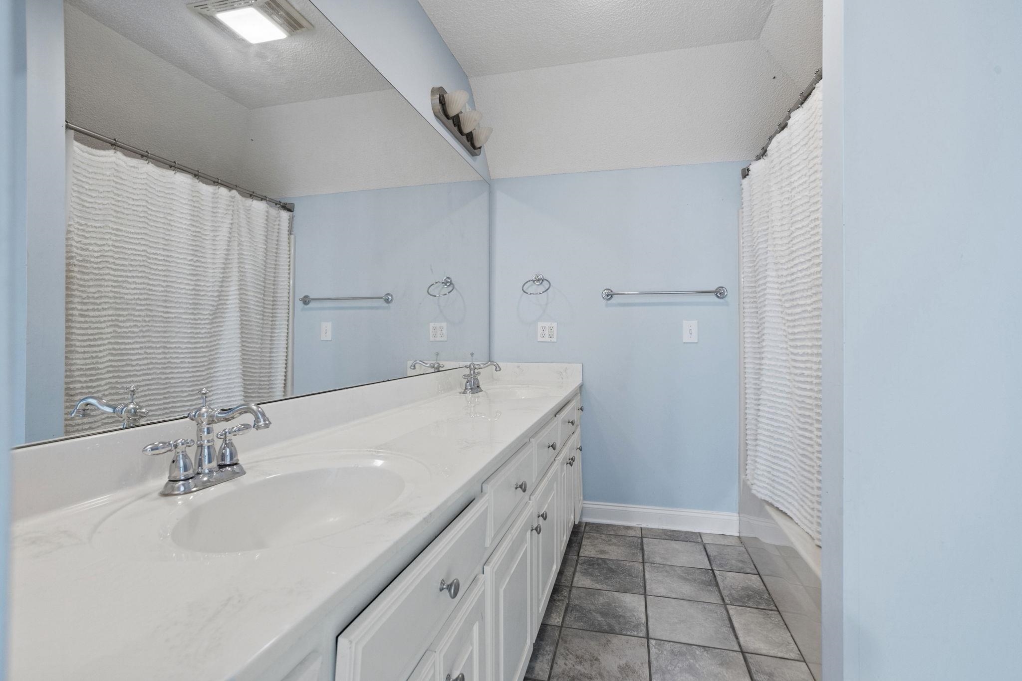 865 E Heathland Drive Property Photo 30