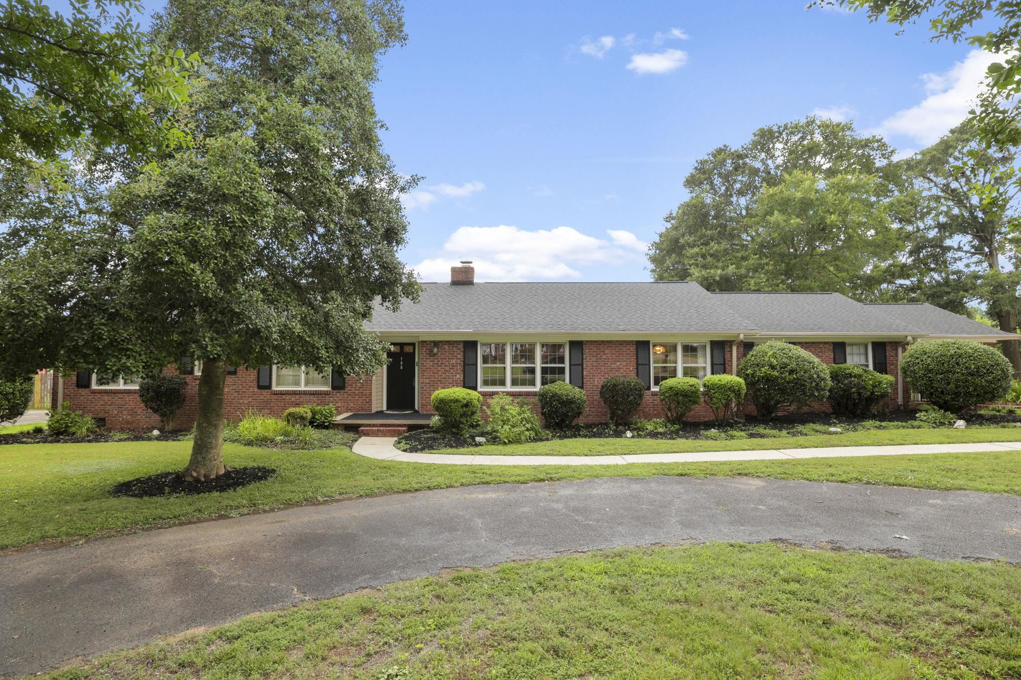108 Sunline Place Property Photo 2