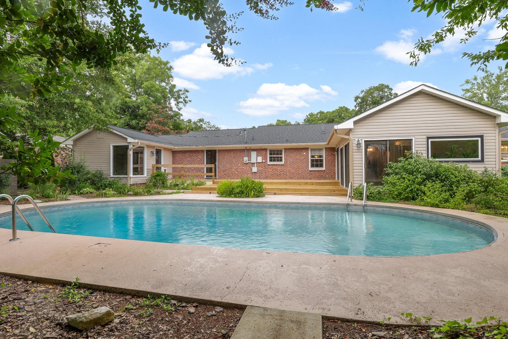 108 Sunline Place Property Photo 3