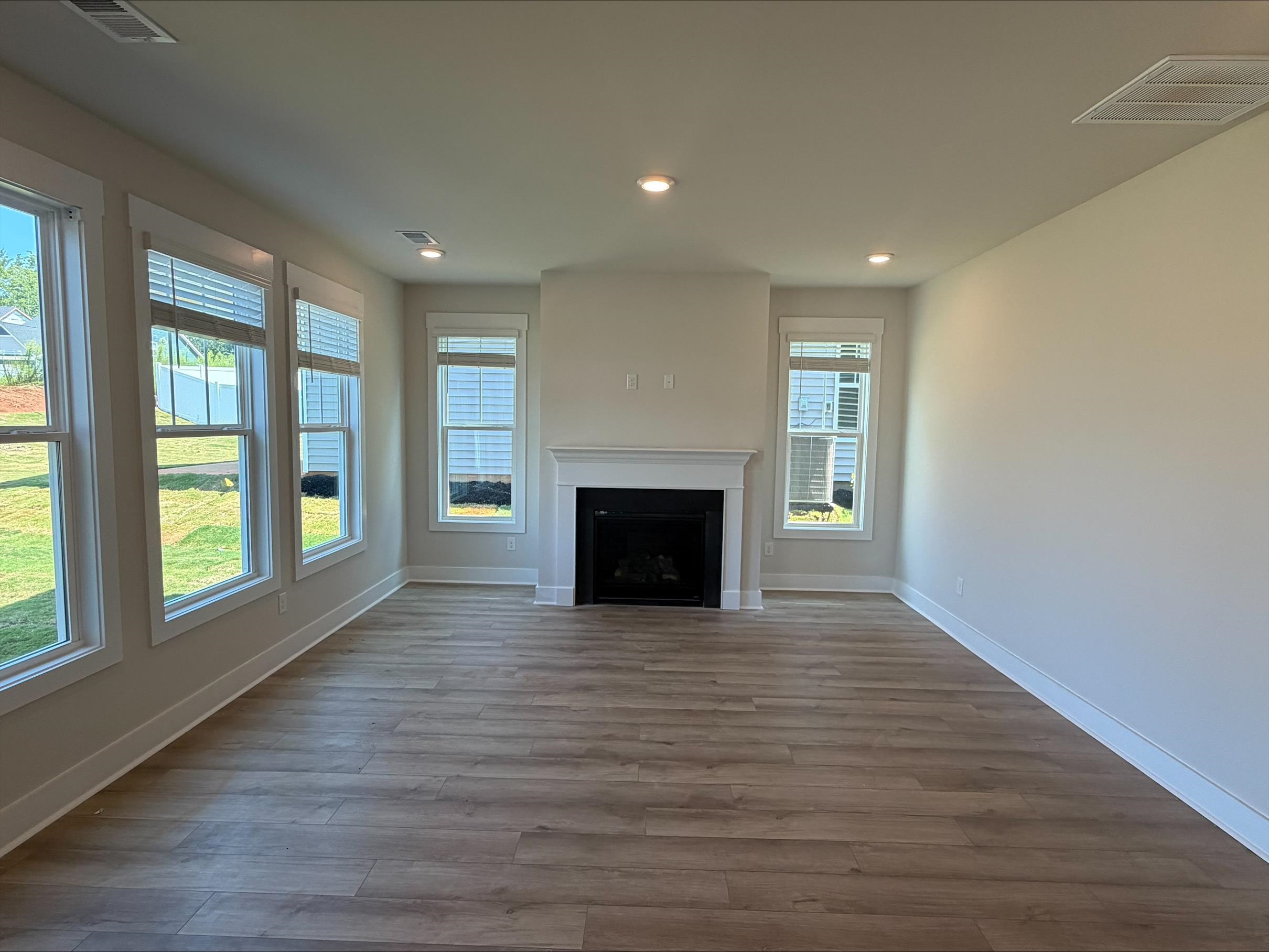 1010 Fox Hollow Street Property Photo 6