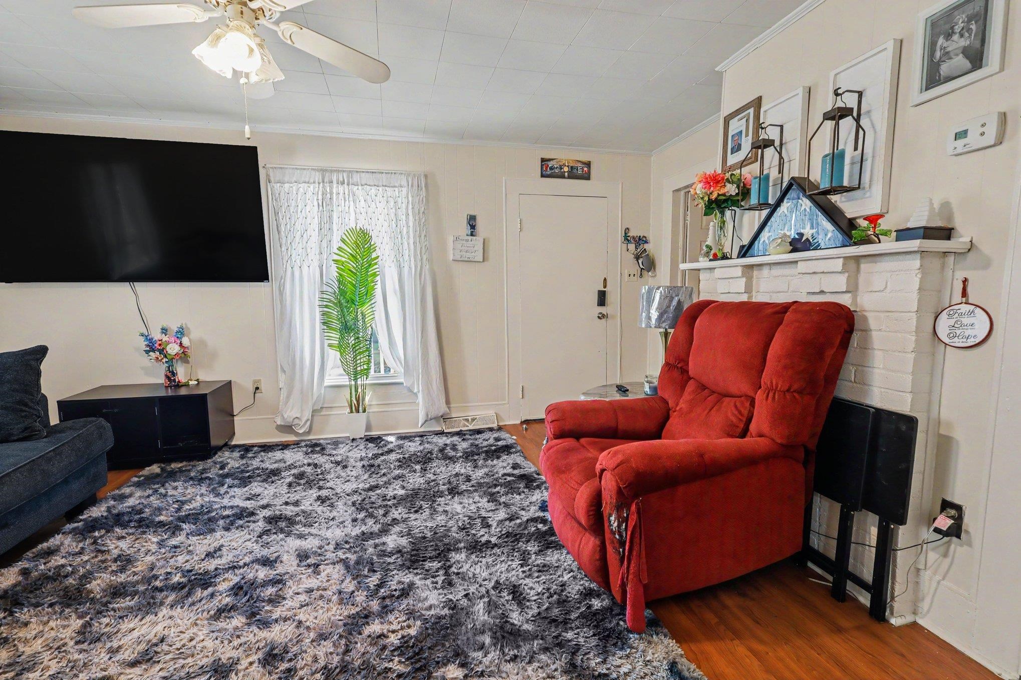 9 G Street Property Photo 6