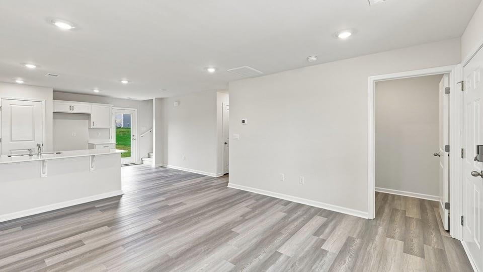 721 Longton Street Property Photo 7