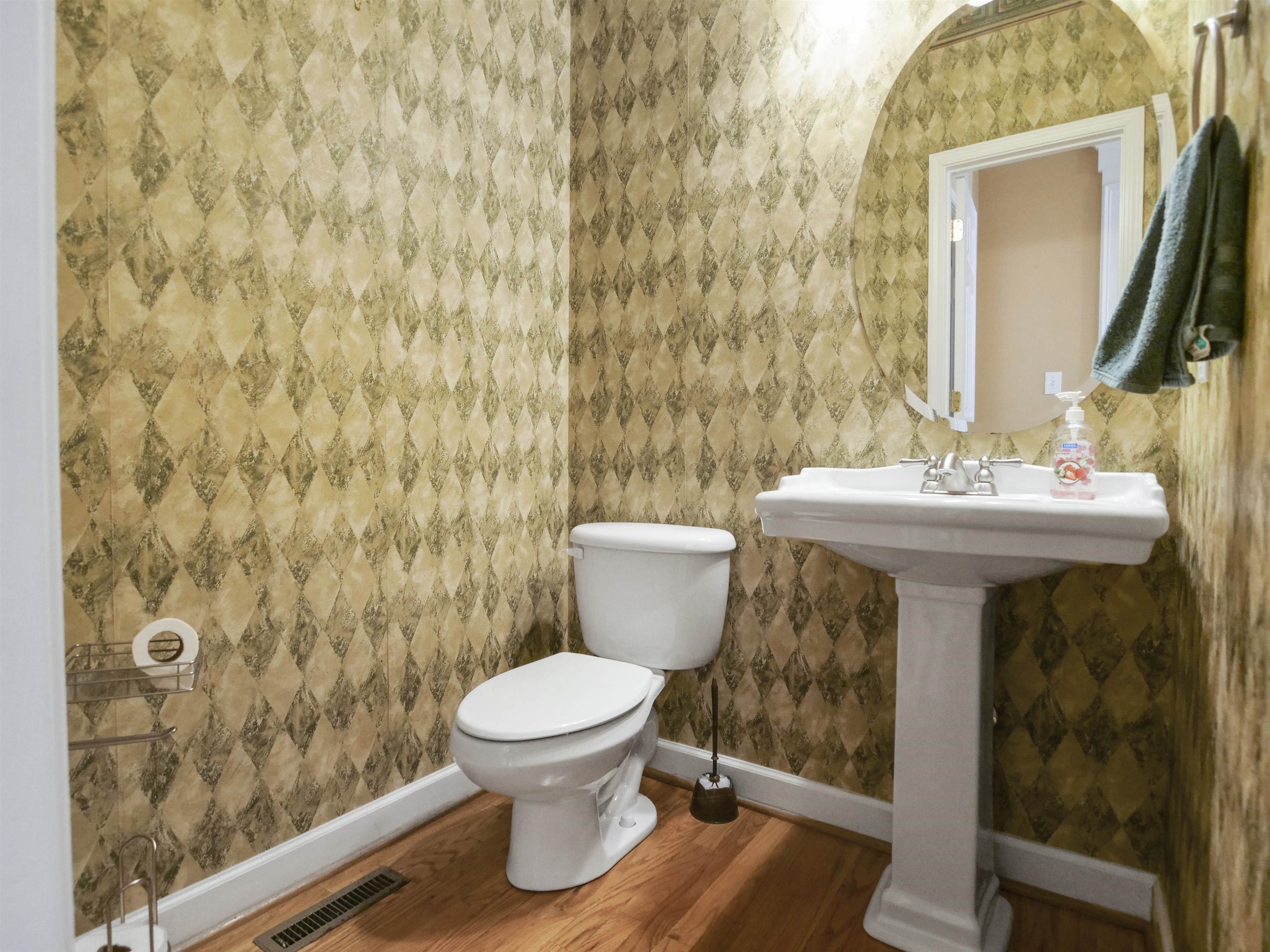 240 Cedar Bluff Drive Property Photo 8