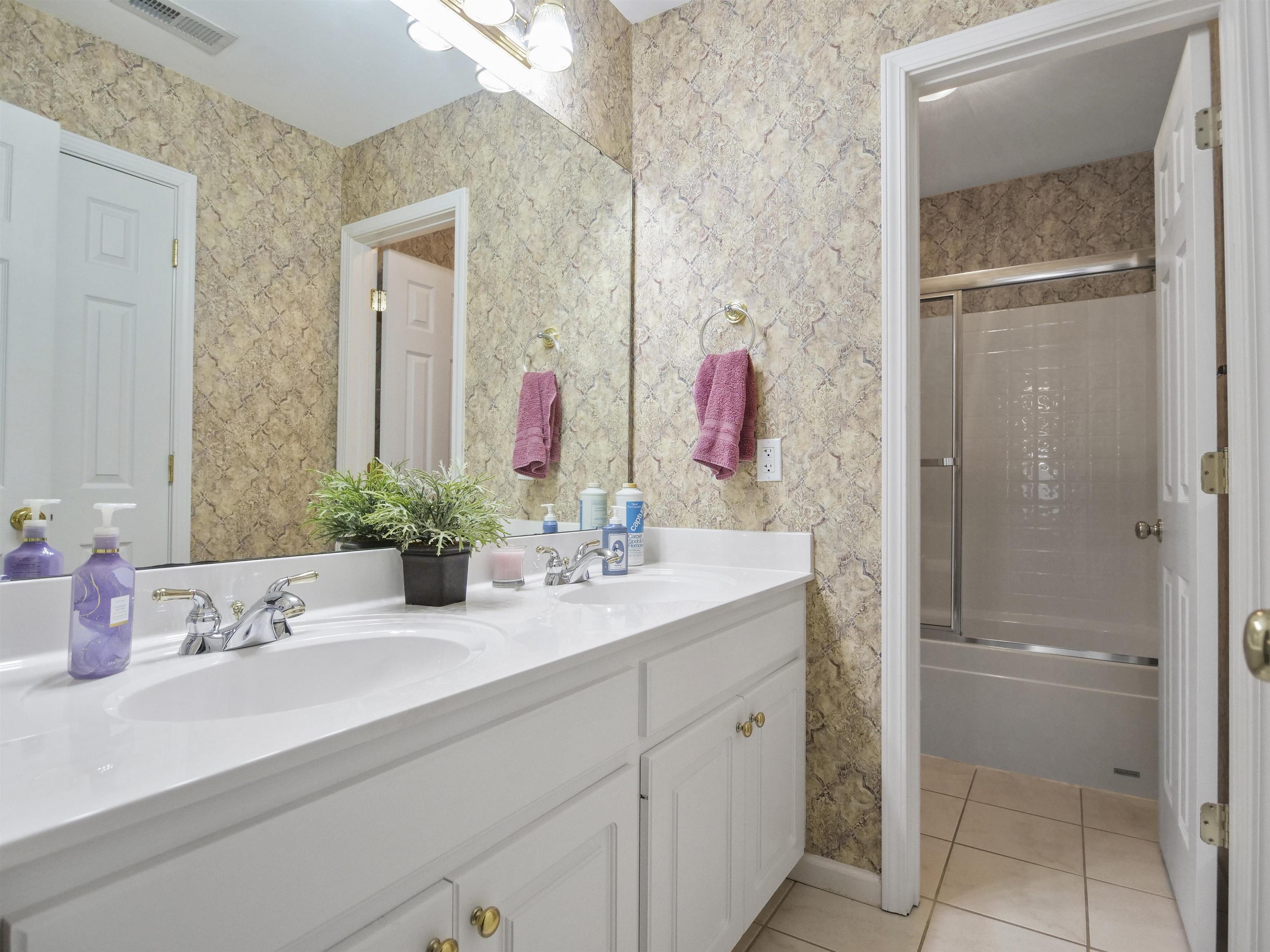 240 Cedar Bluff Drive Property Photo 21