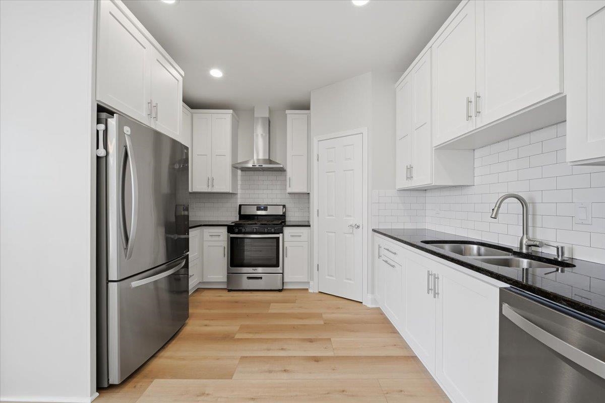 563 Clairidge Drive Property Photo 14