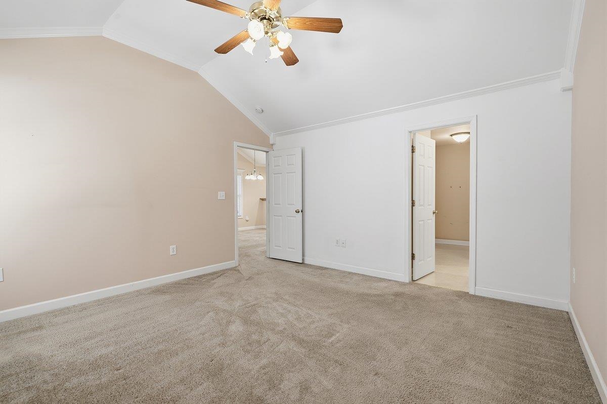 325 Rexford Dr Property Photo 11