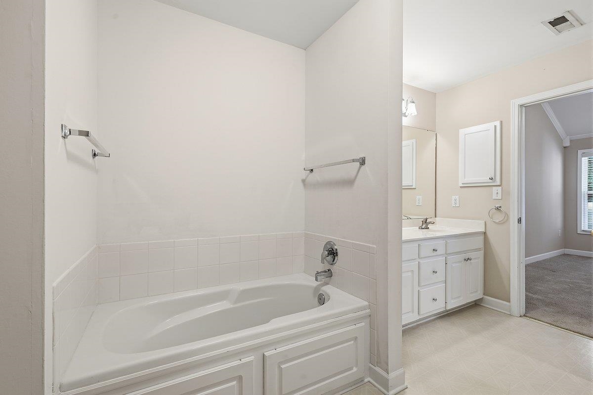 325 Rexford Dr Property Photo 15