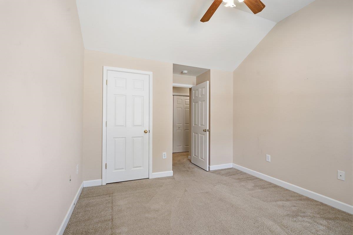 325 Rexford Dr Property Photo 19